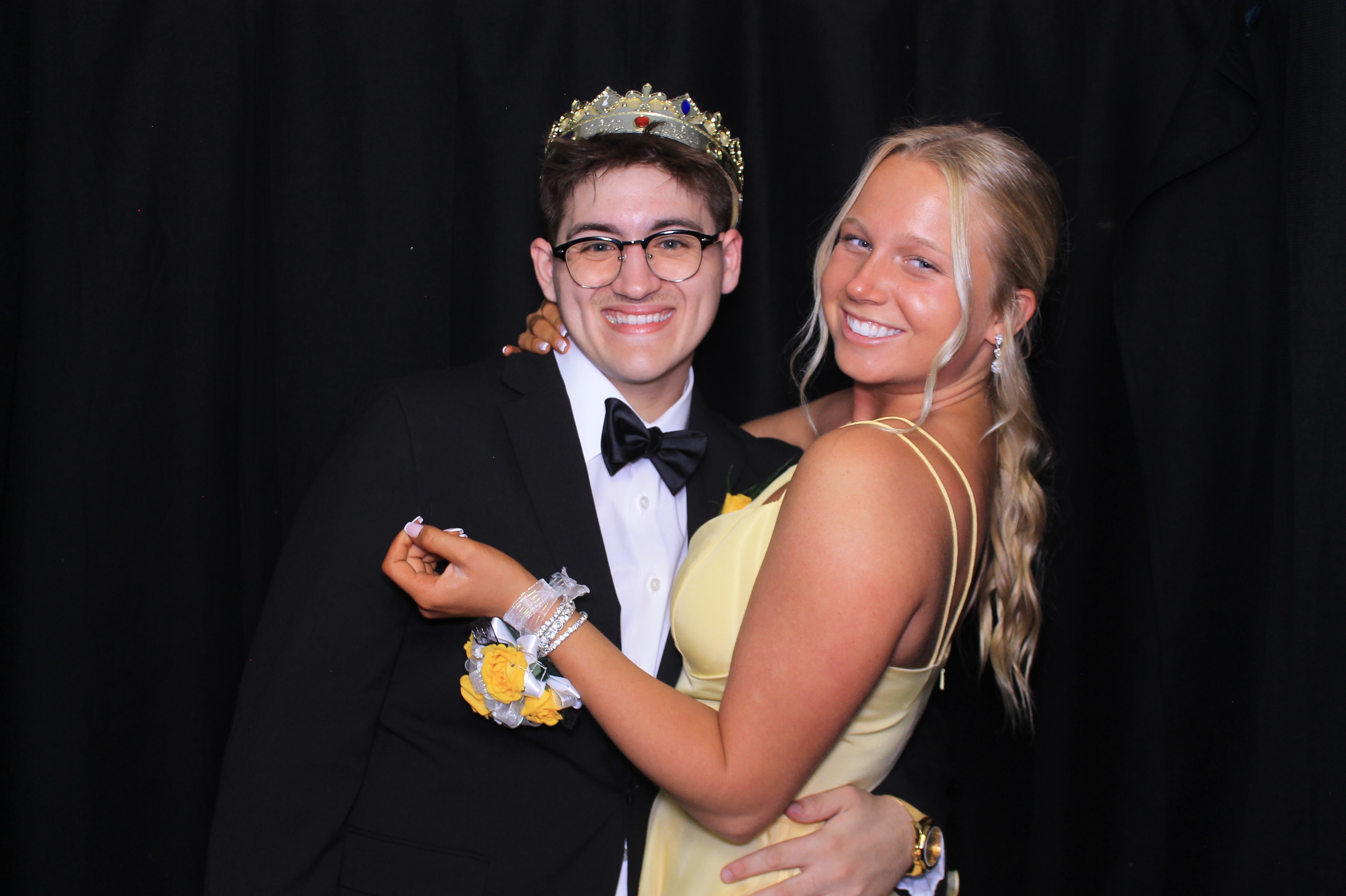 Carroll HS Prom | View more photos from the event at gallery.photoboothcincy.com/u/PhotoBoothCincy/Carroll-HS-Prom-0