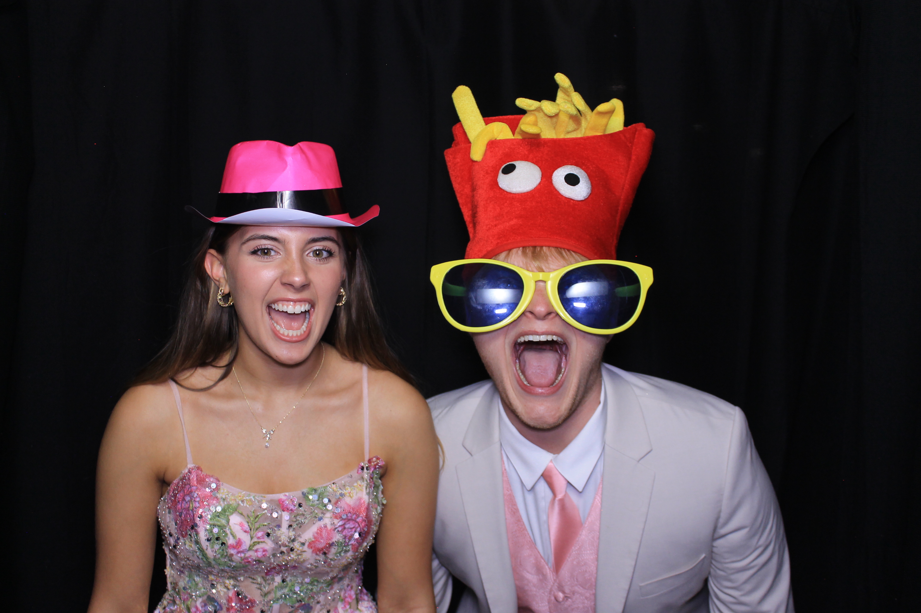 Carroll HS Prom | View more photos from the event at gallery.photoboothcincy.com/u/PhotoBoothCincy/Carroll-HS-Prom-0