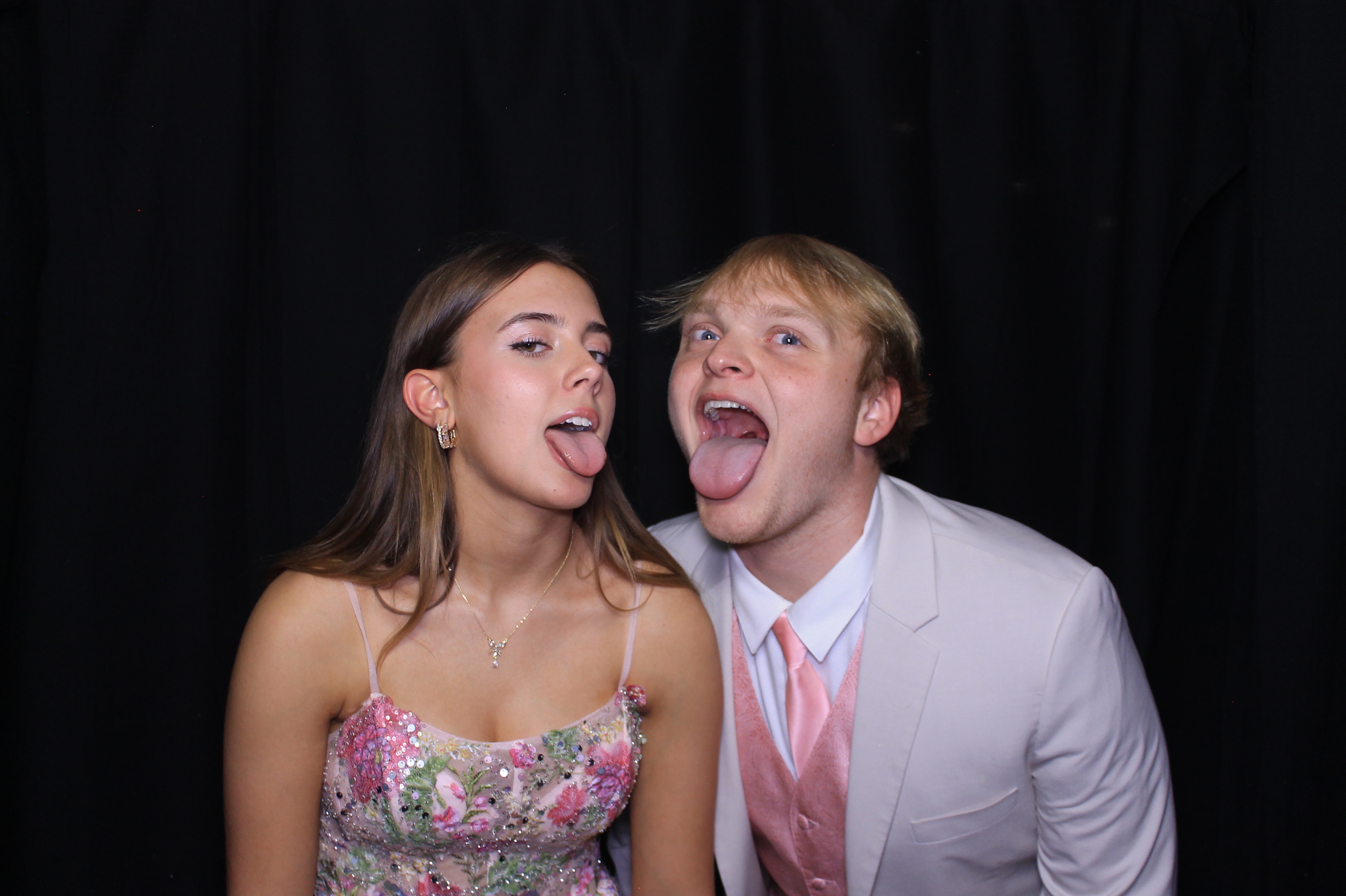 Carroll HS Prom | View more photos from the event at gallery.photoboothcincy.com/u/PhotoBoothCincy/Carroll-HS-Prom-0