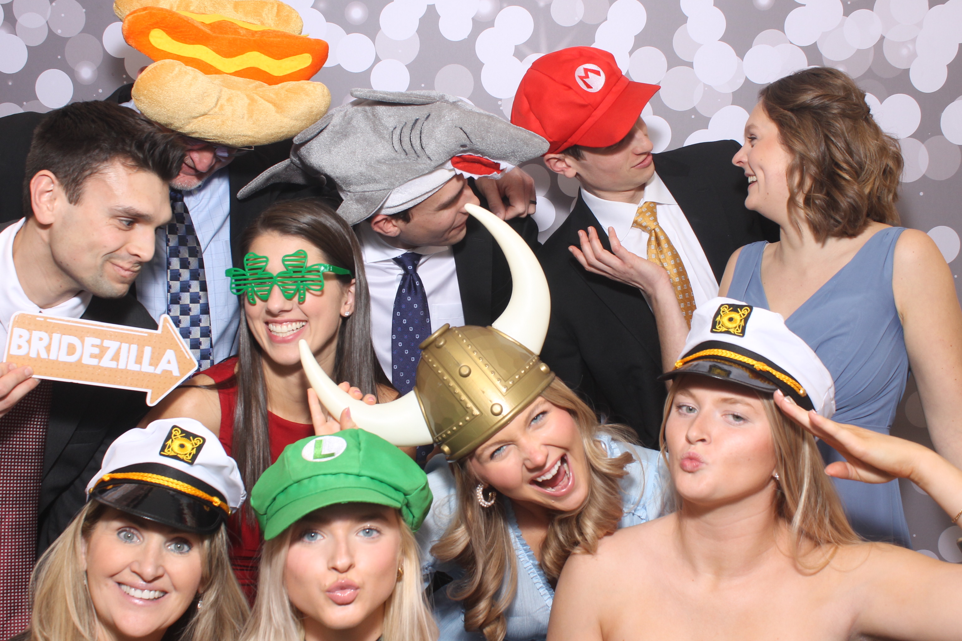 Catie & Gabe  | View more photos from the event at gallery.photoboothcincy.com/u/PhotoBoothCincy/Catie-Gabe