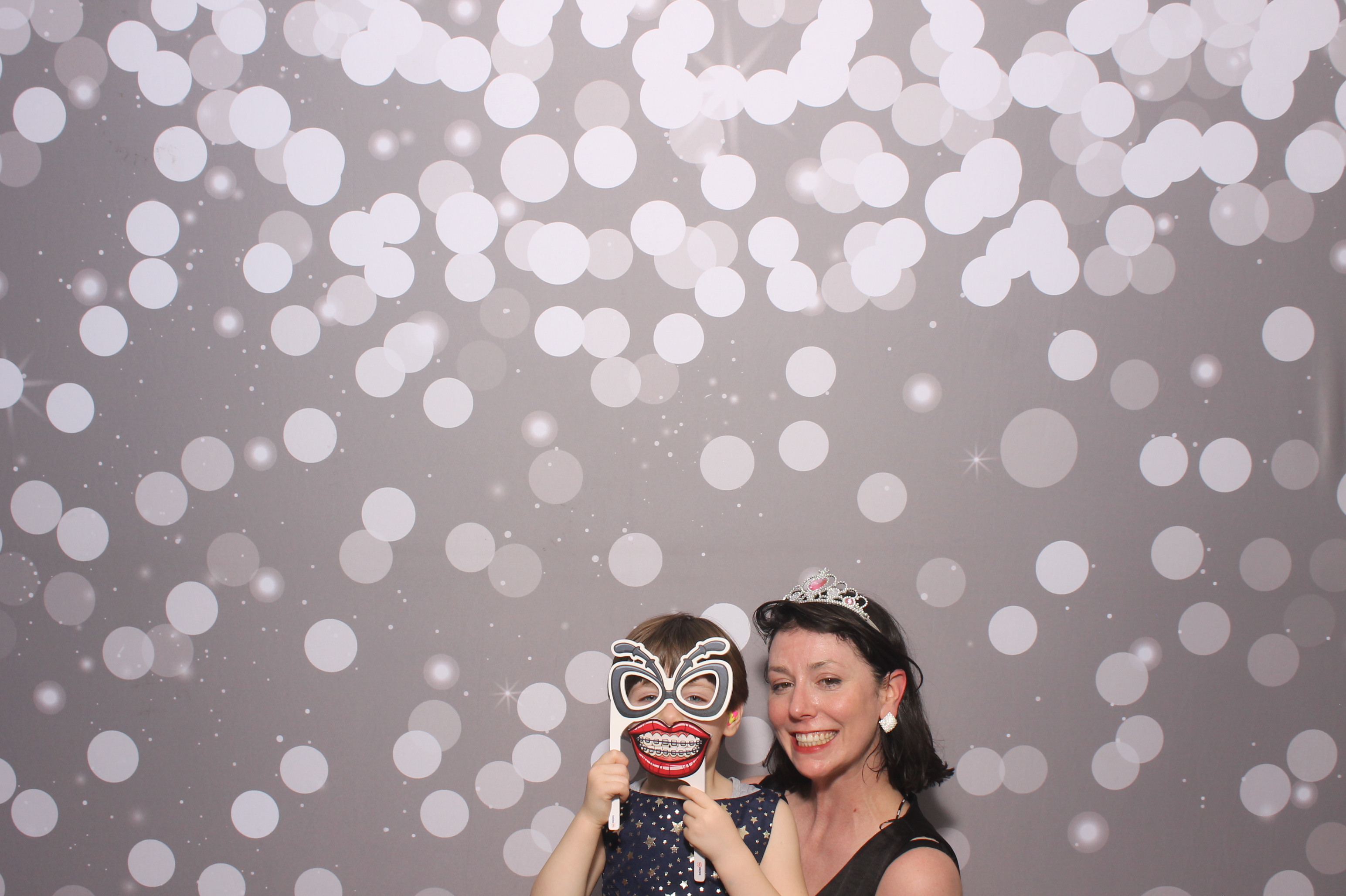 Catie & Gabe  | View more photos from the event at gallery.photoboothcincy.com/u/PhotoBoothCincy/Catie-Gabe