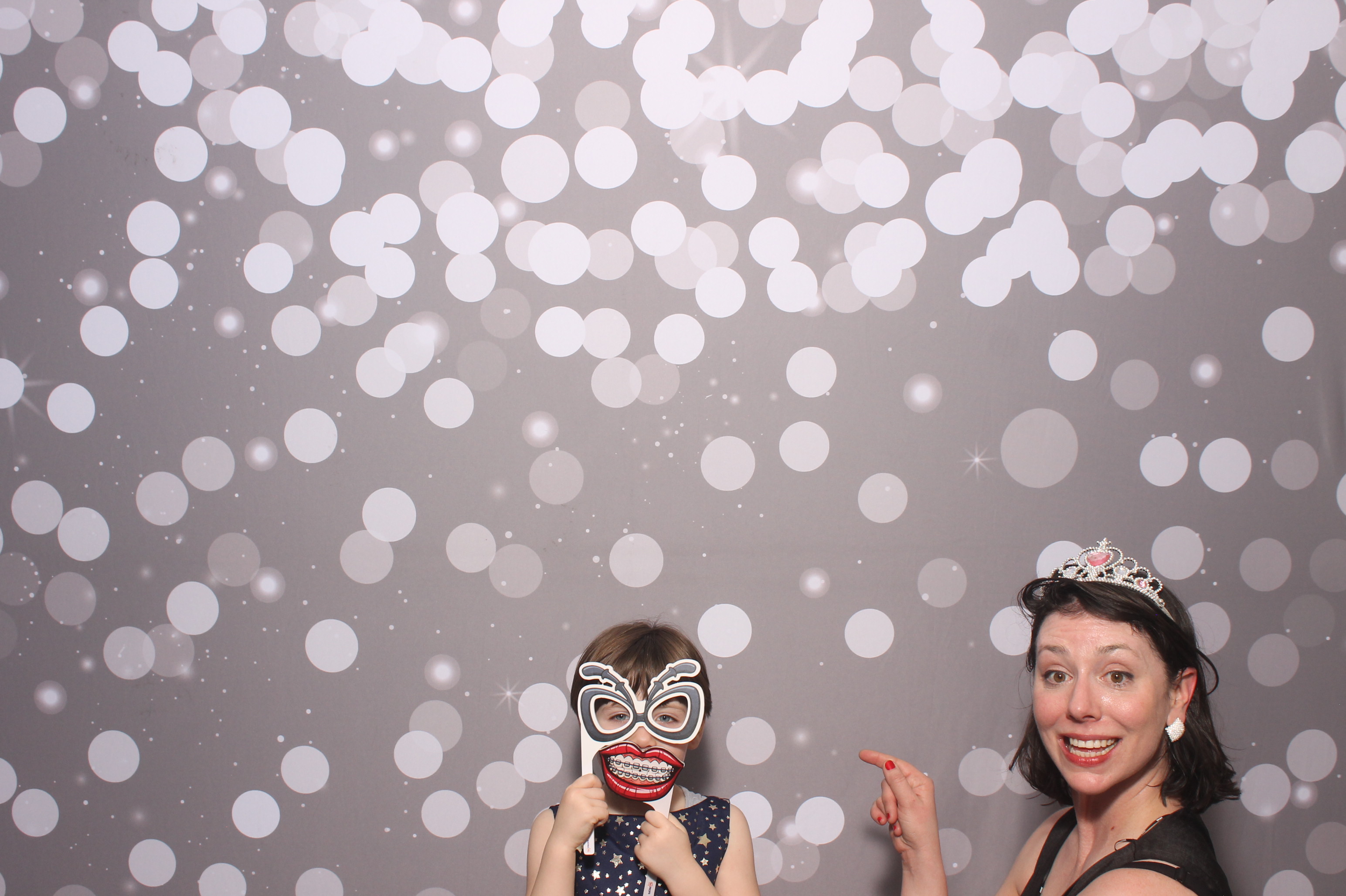 Catie & Gabe  | View more photos from the event at gallery.photoboothcincy.com/u/PhotoBoothCincy/Catie-Gabe