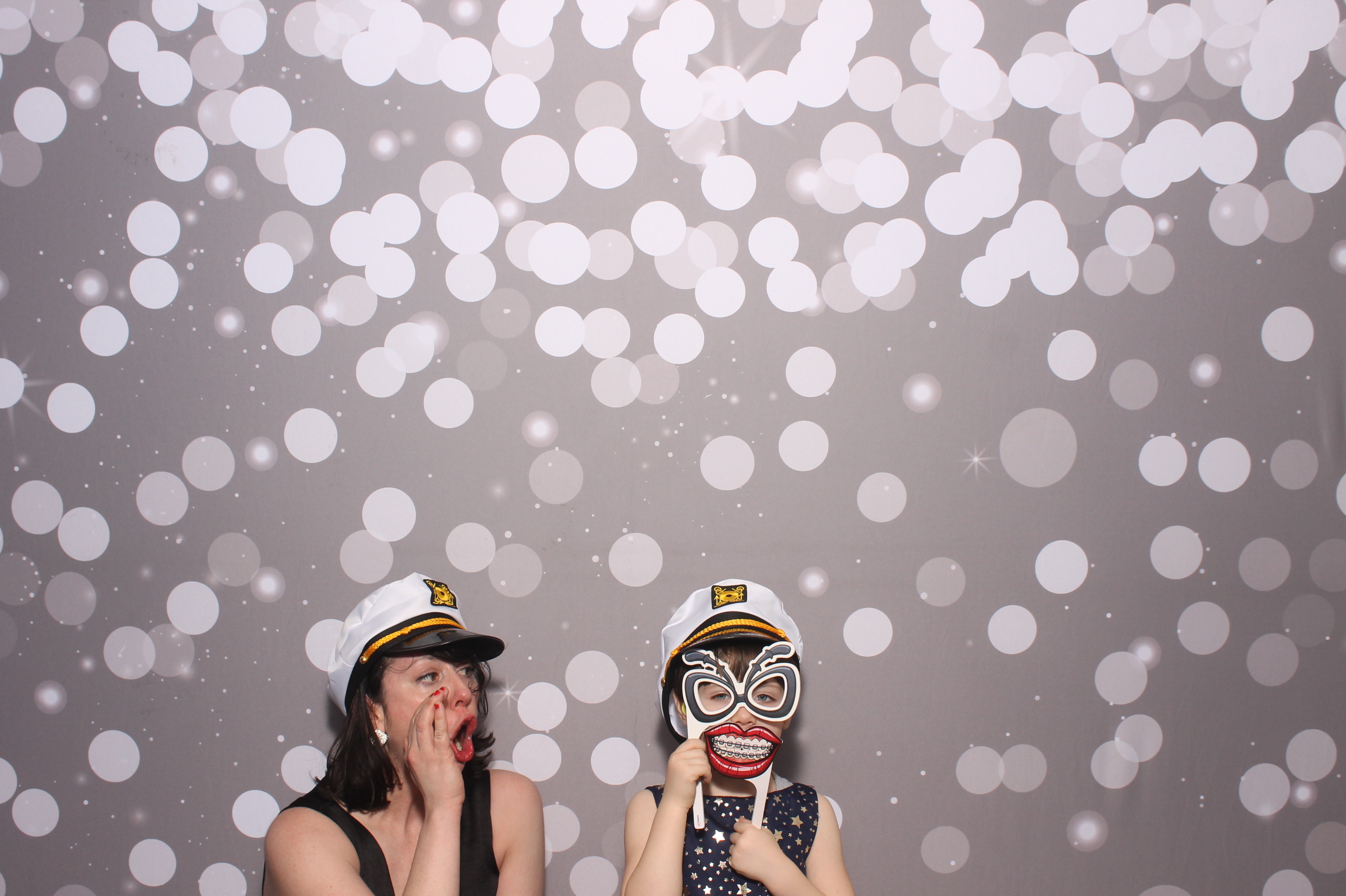 Catie & Gabe  | View more photos from the event at gallery.photoboothcincy.com/u/PhotoBoothCincy/Catie-Gabe