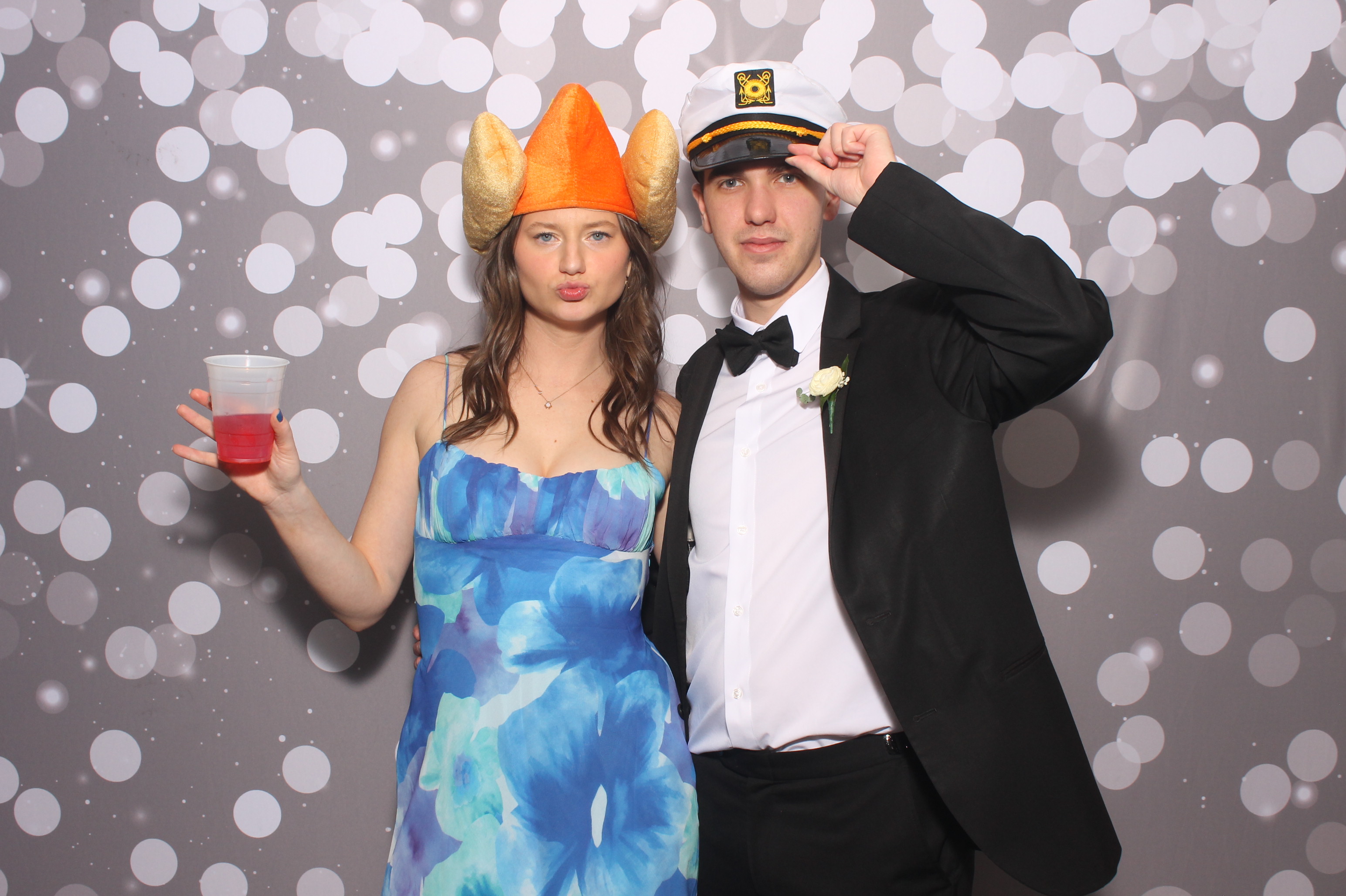 Catie & Gabe  | View more photos from the event at gallery.photoboothcincy.com/u/PhotoBoothCincy/Catie-Gabe