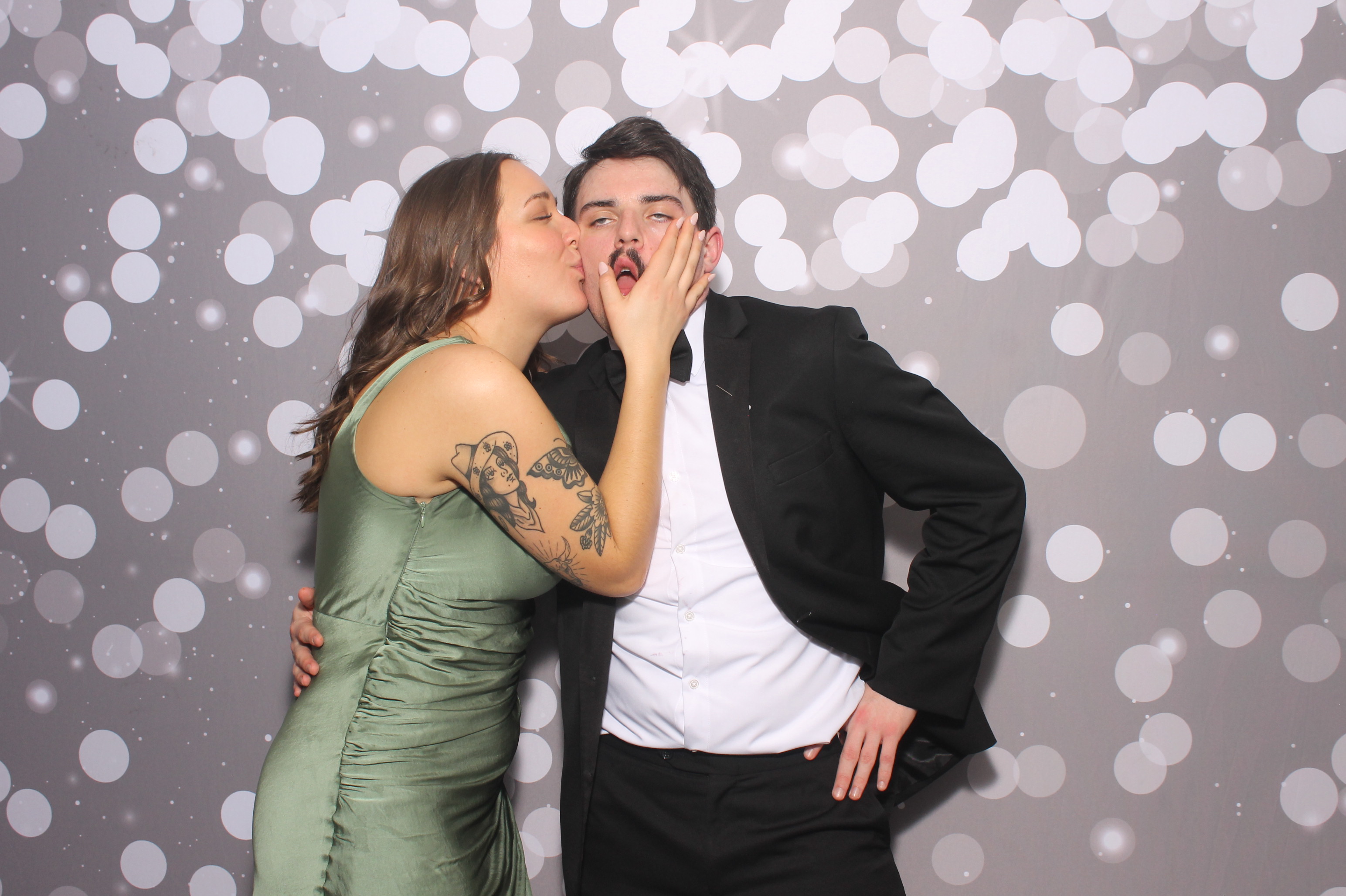 Catie & Gabe  | View more photos from the event at gallery.photoboothcincy.com/u/PhotoBoothCincy/Catie-Gabe