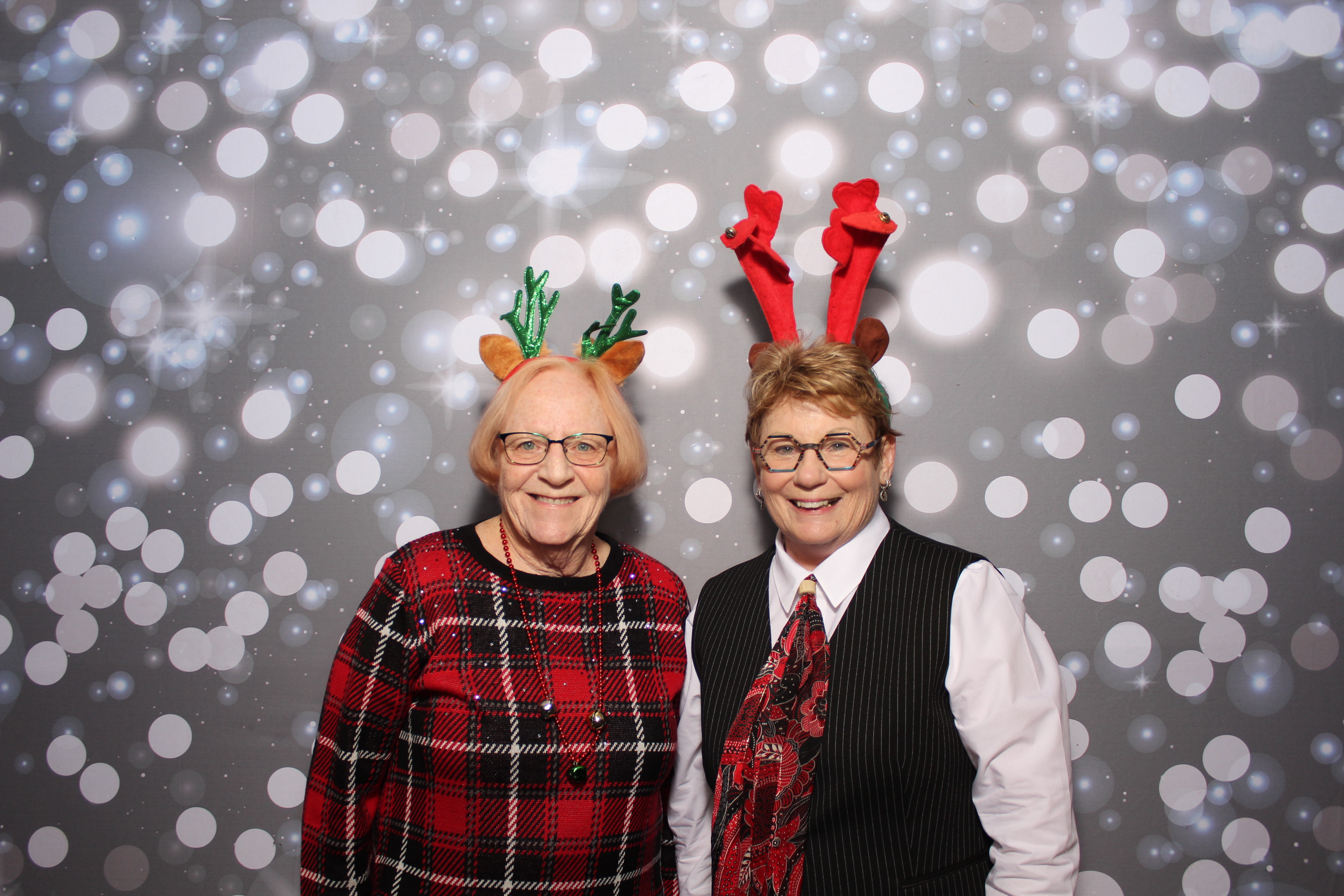 Coldwell Bank Holiday Party | View more photos from the event at gallery.photoboothcincy.com/u/PhotoBoothCincy/Coldwell-Bank-Holiday-Party