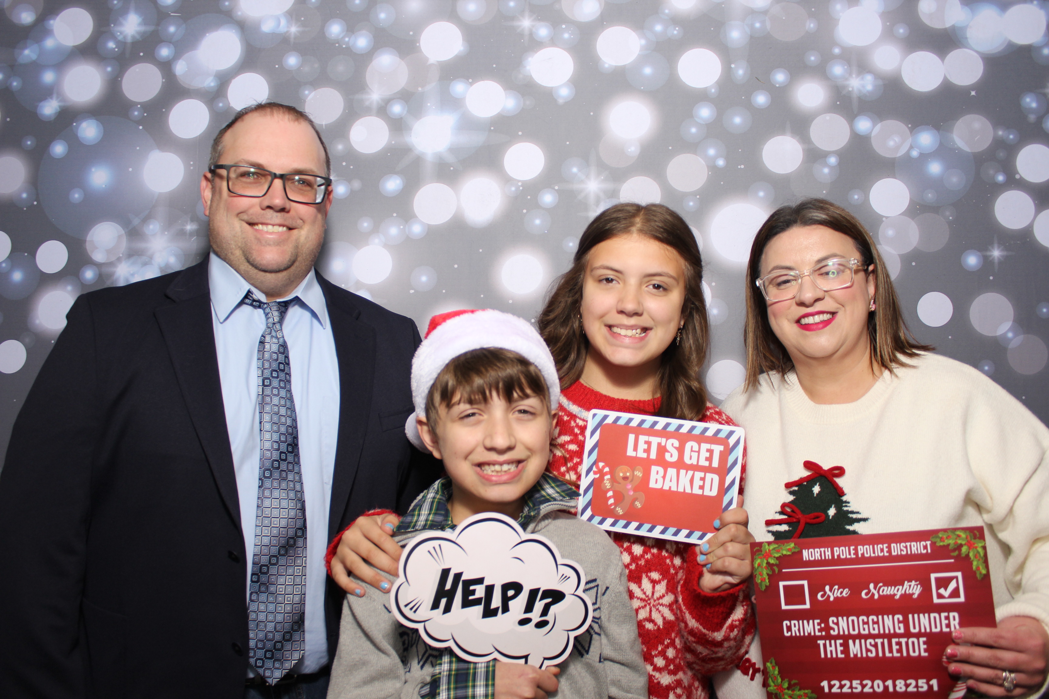 Coldwell Bank Holiday Party | View more photos from the event at gallery.photoboothcincy.com/u/PhotoBoothCincy/Coldwell-Bank-Holiday-Party