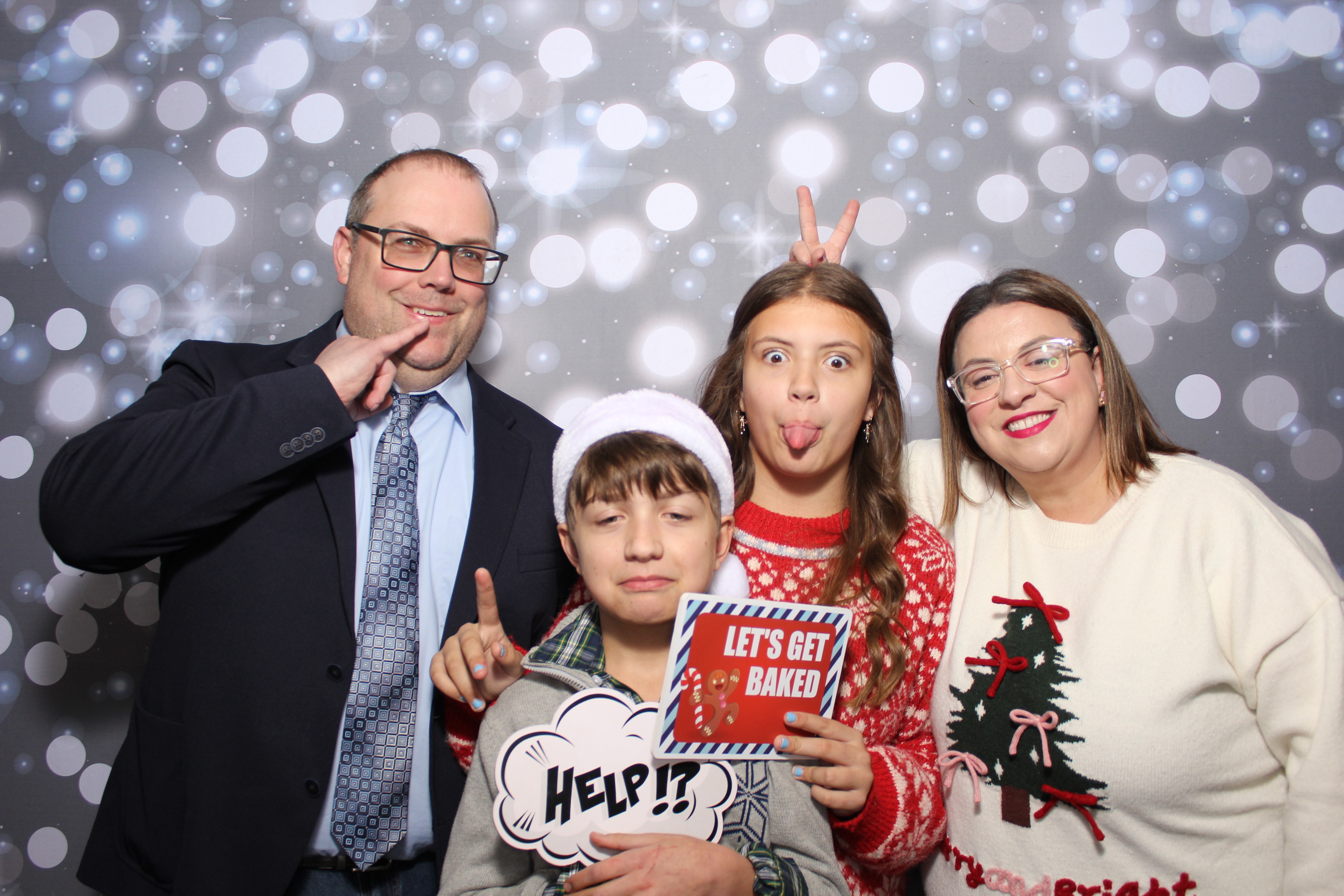 Coldwell Bank Holiday Party | View more photos from the event at gallery.photoboothcincy.com/u/PhotoBoothCincy/Coldwell-Bank-Holiday-Party