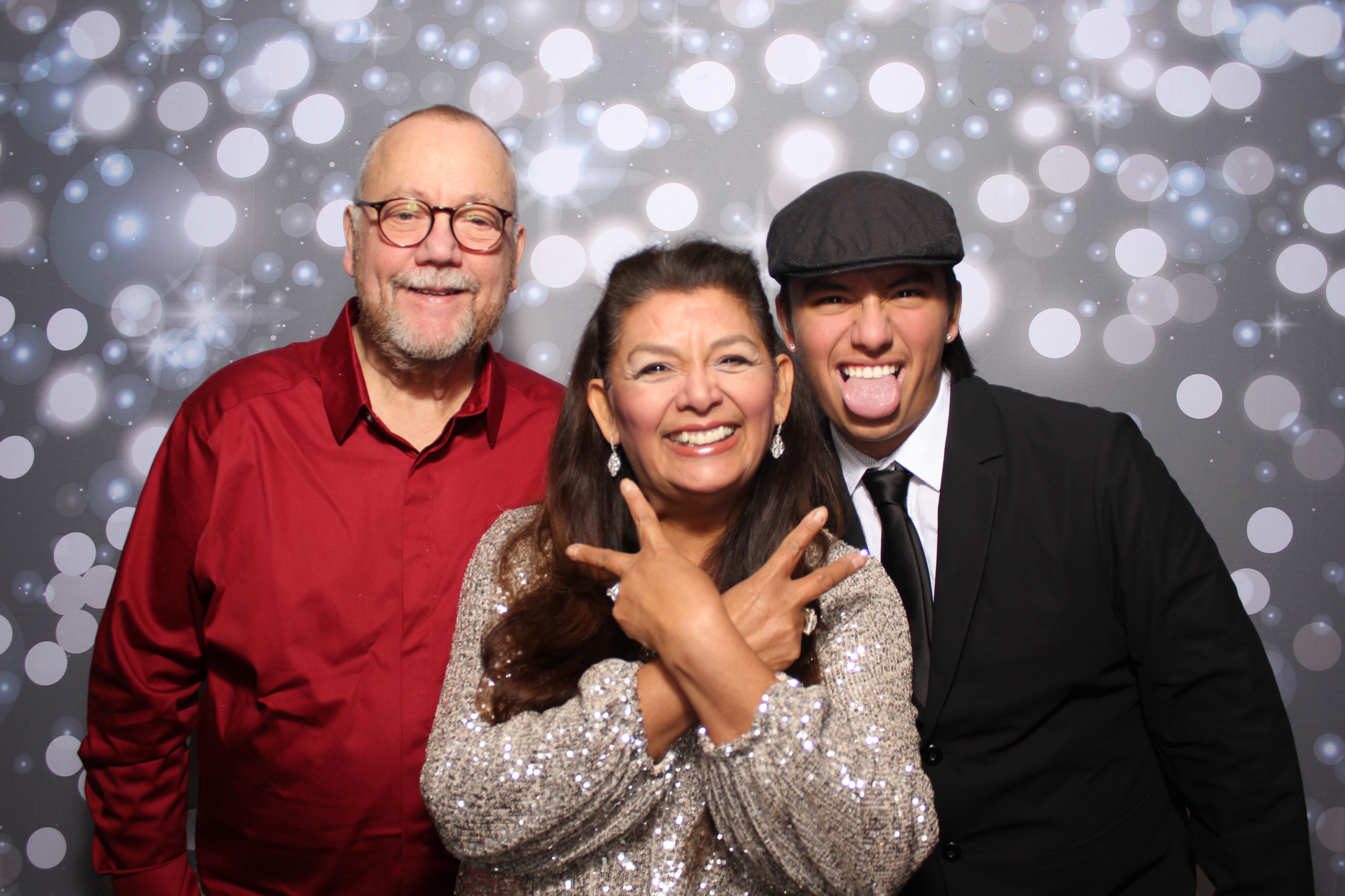 Coldwell Bank Holiday Party | View more photos from the event at gallery.photoboothcincy.com/u/PhotoBoothCincy/Coldwell-Bank-Holiday-Party