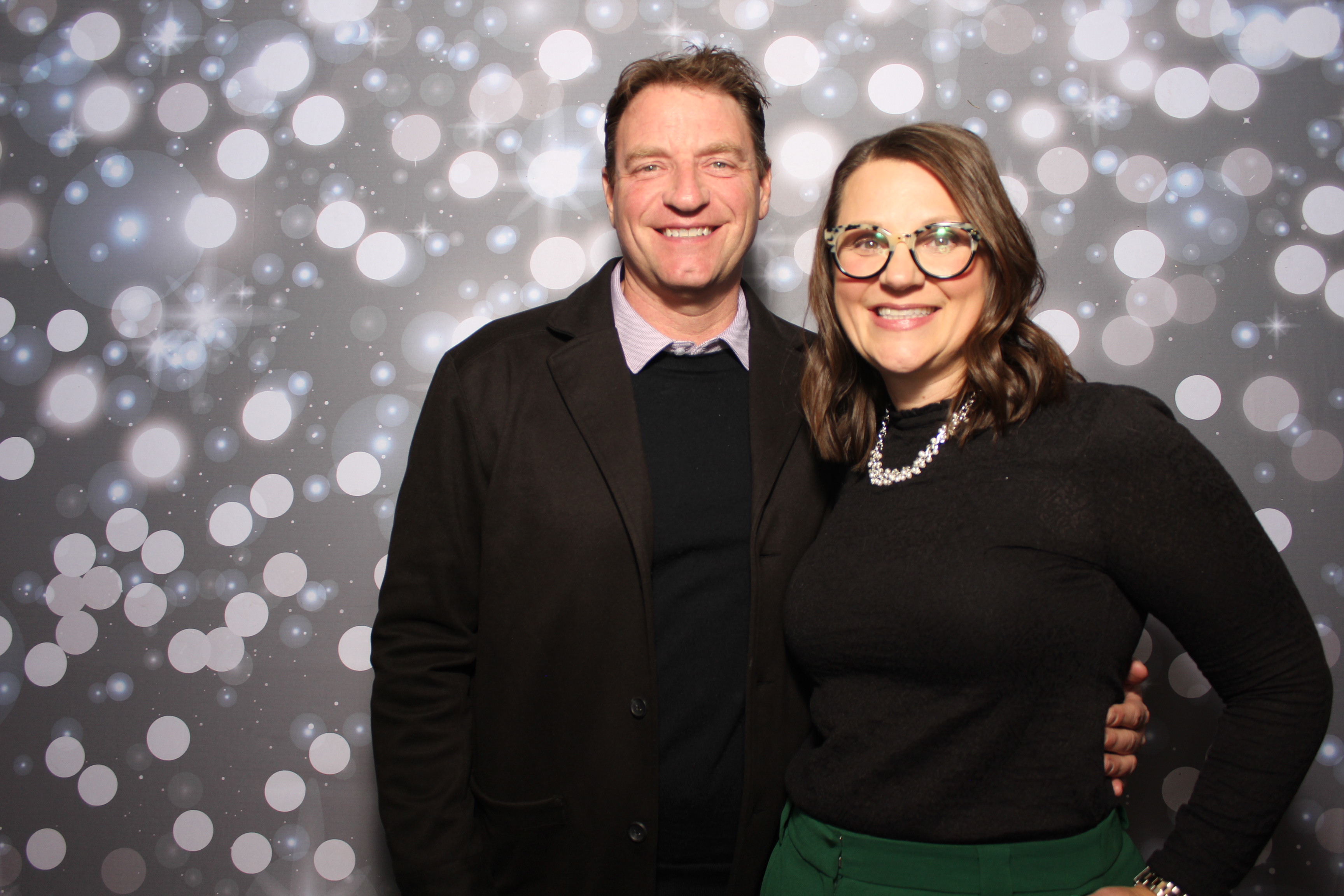 Coldwell Bank Holiday Party | View more photos from the event at gallery.photoboothcincy.com/u/PhotoBoothCincy/Coldwell-Bank-Holiday-Party
