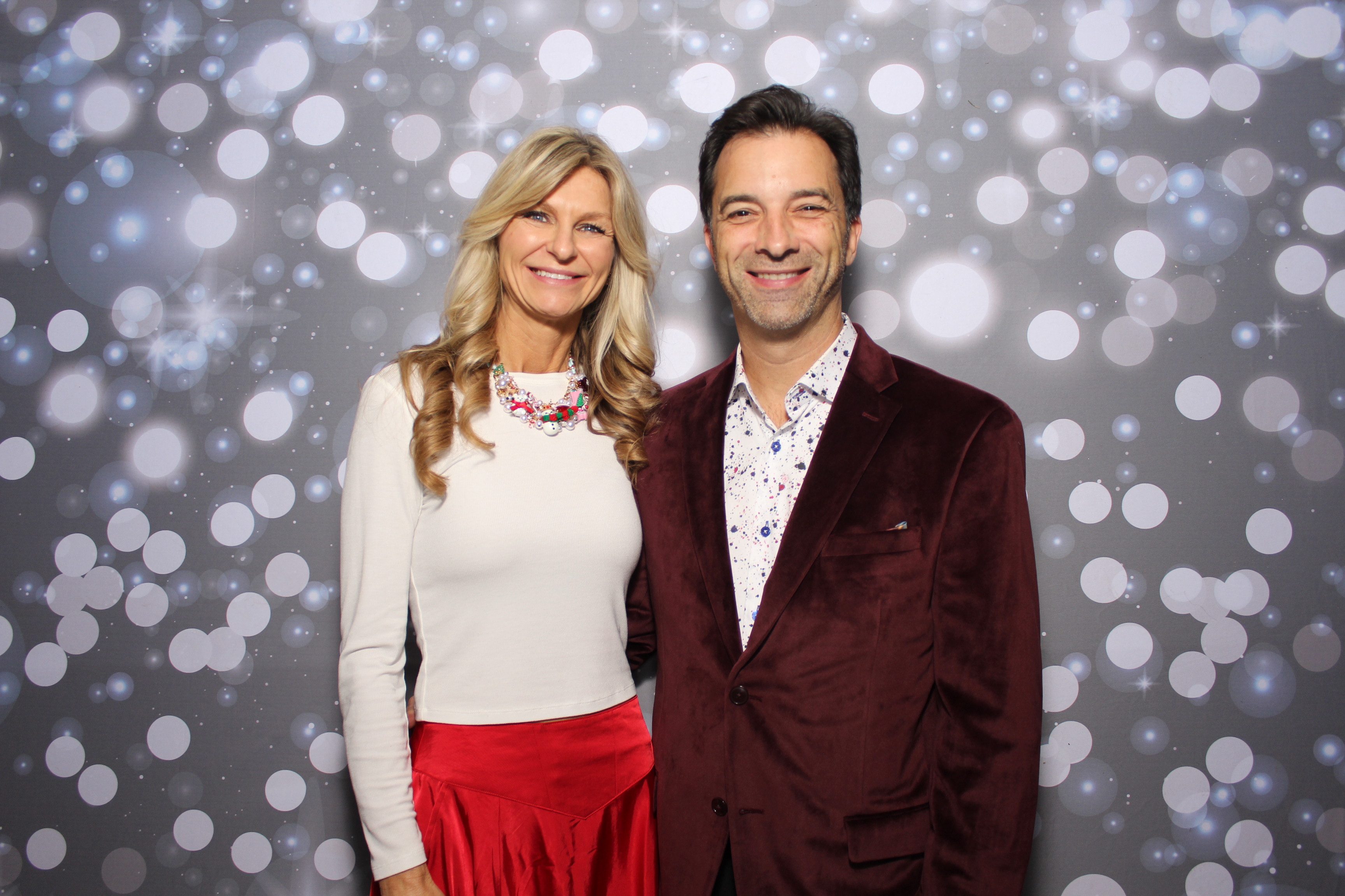 Coldwell Bank Holiday Party | View more photos from the event at gallery.photoboothcincy.com/u/PhotoBoothCincy/Coldwell-Bank-Holiday-Party