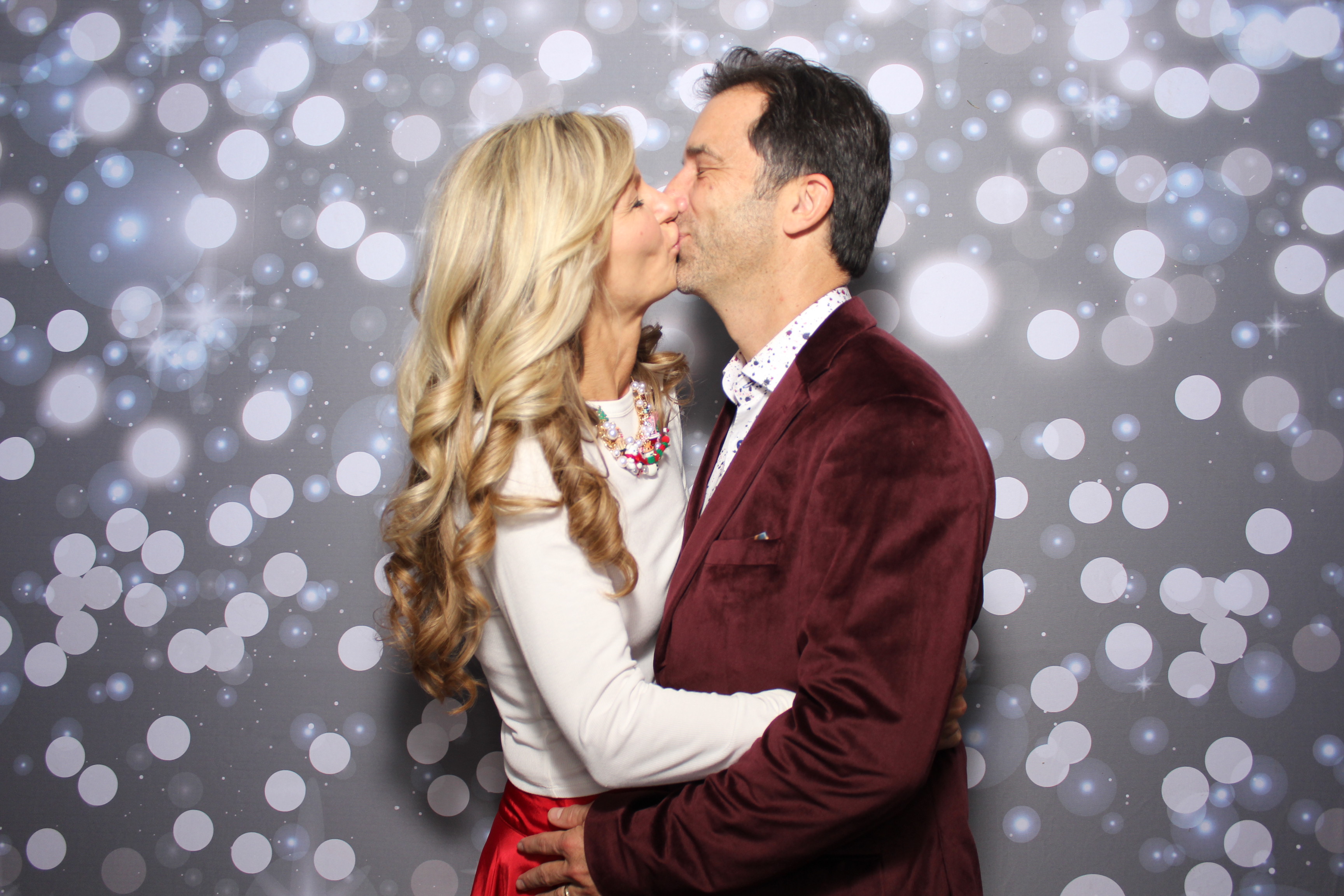 Coldwell Bank Holiday Party | View more photos from the event at gallery.photoboothcincy.com/u/PhotoBoothCincy/Coldwell-Bank-Holiday-Party