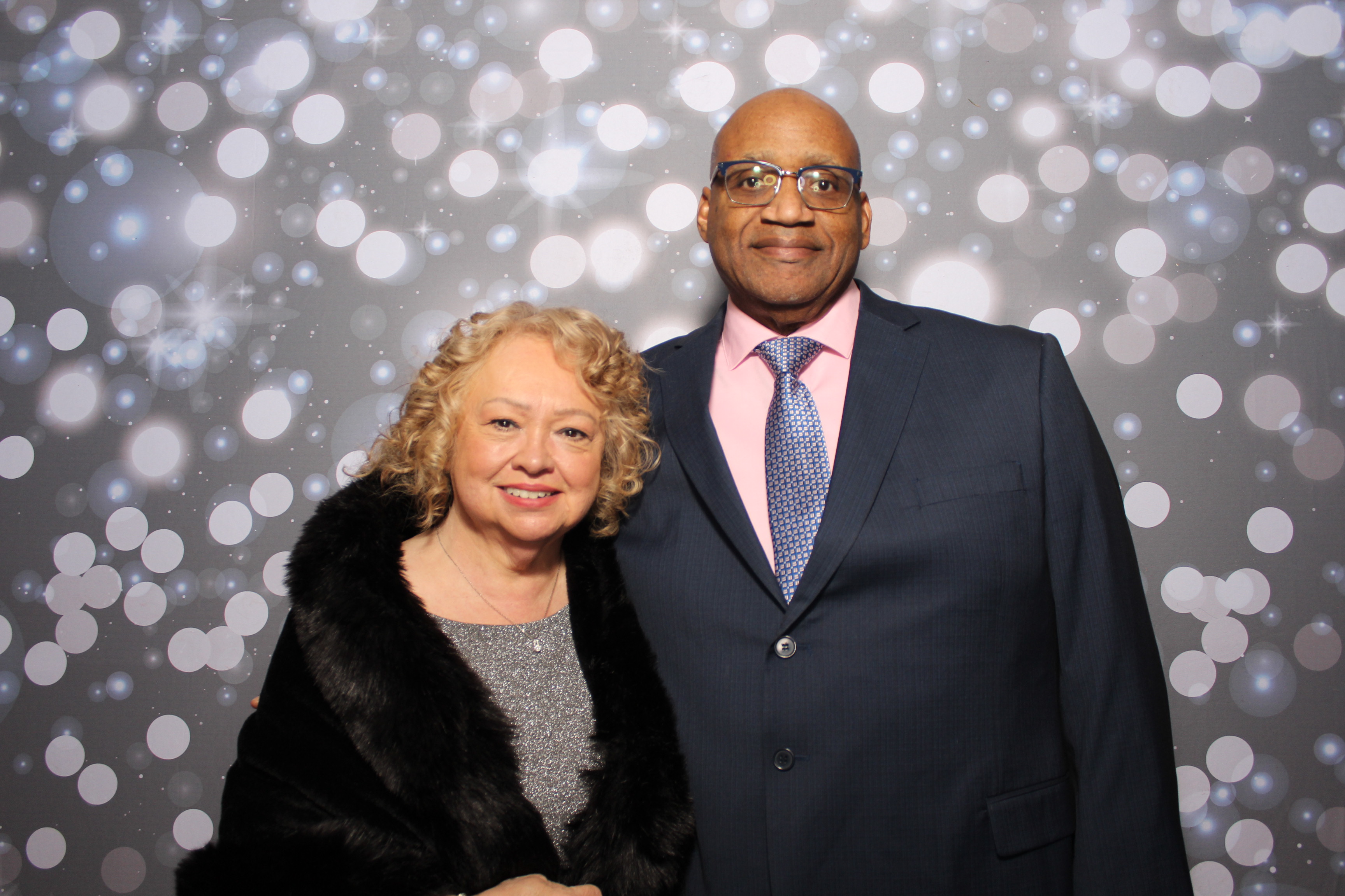 Coldwell Bank Holiday Party | View more photos from the event at gallery.photoboothcincy.com/u/PhotoBoothCincy/Coldwell-Bank-Holiday-Party