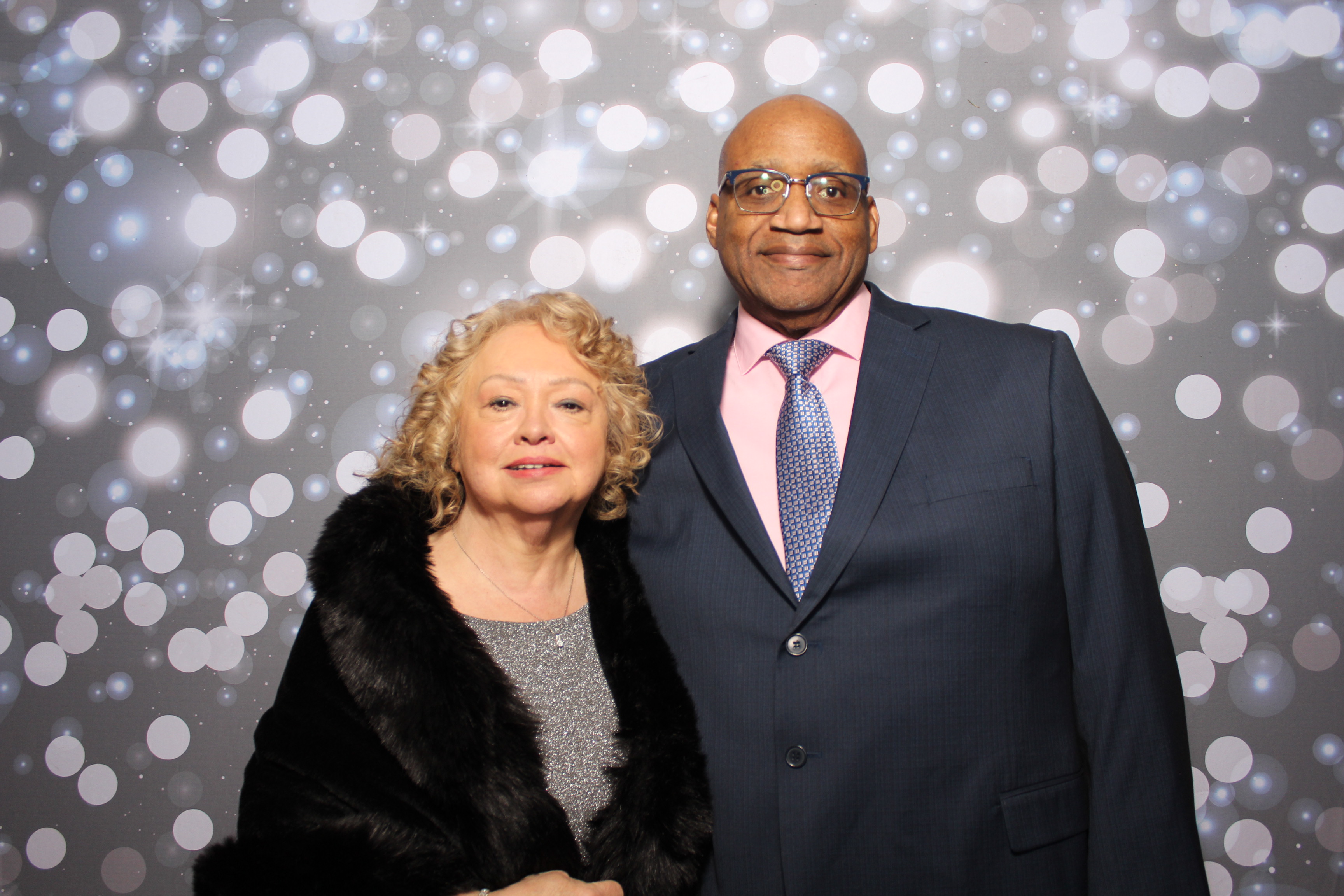 Coldwell Bank Holiday Party | View more photos from the event at gallery.photoboothcincy.com/u/PhotoBoothCincy/Coldwell-Bank-Holiday-Party