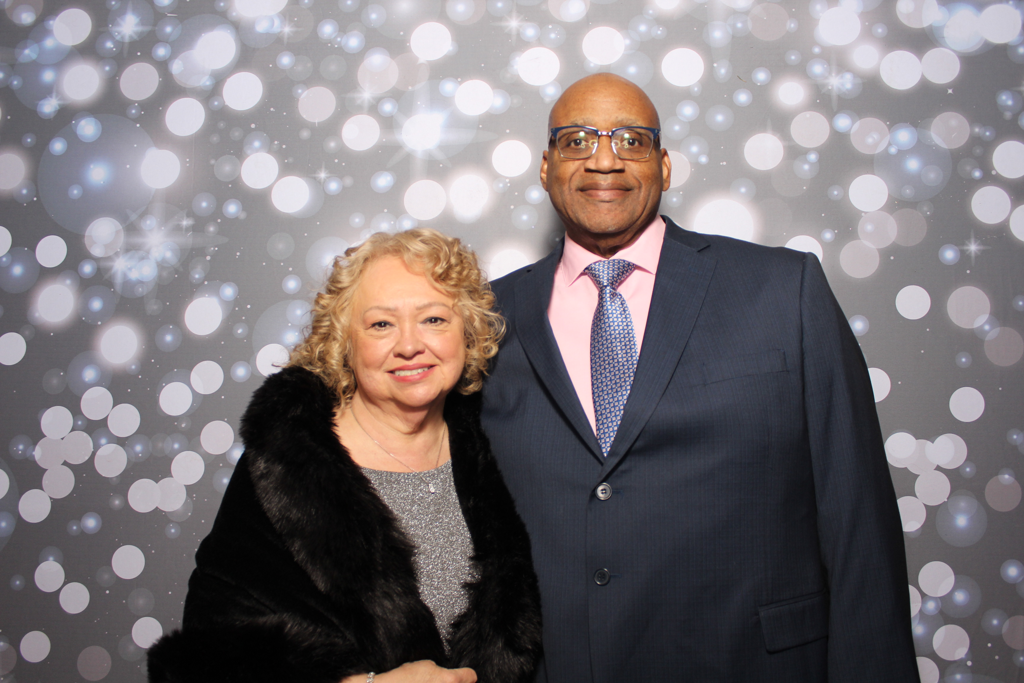 Coldwell Bank Holiday Party | View more photos from the event at gallery.photoboothcincy.com/u/PhotoBoothCincy/Coldwell-Bank-Holiday-Party