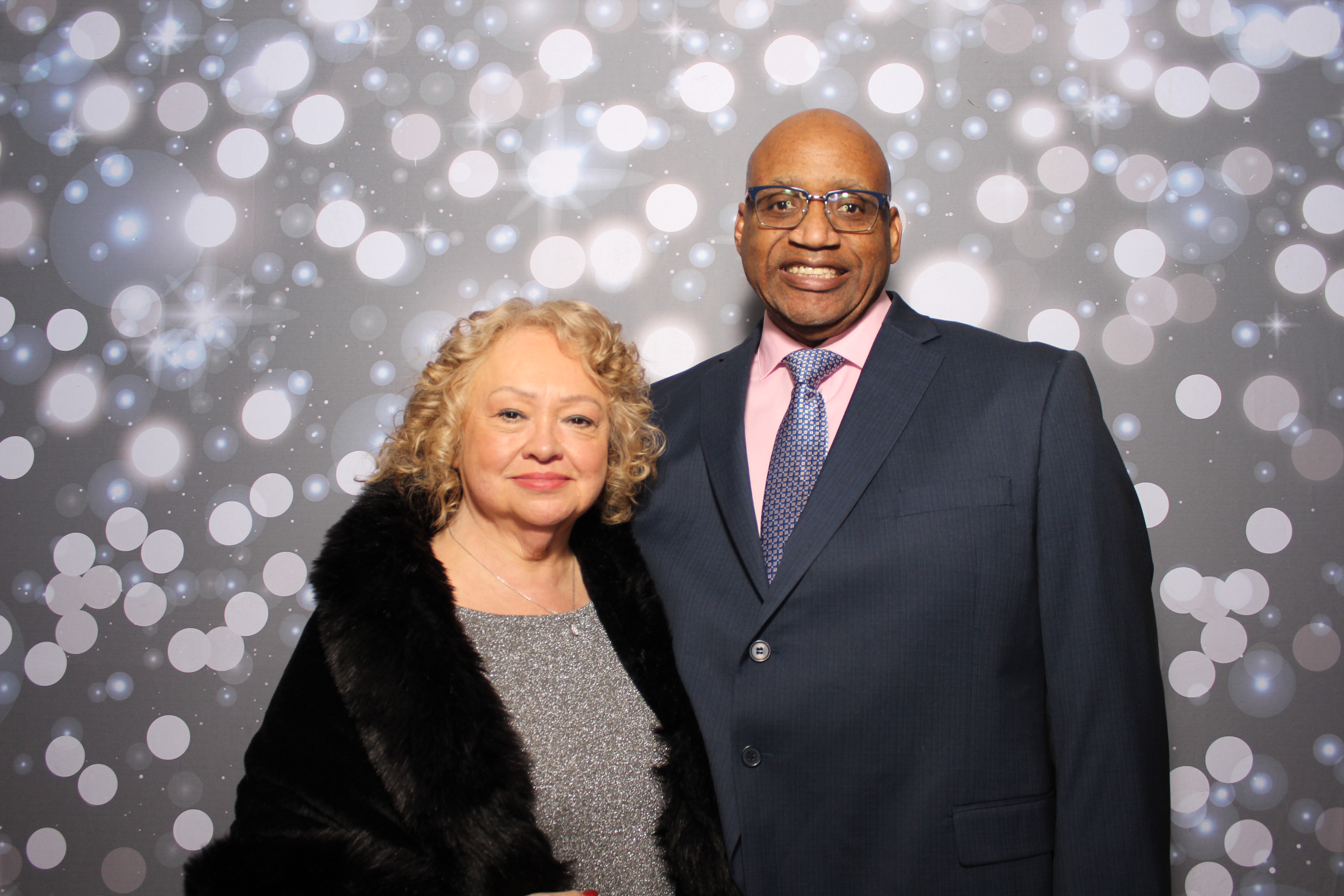 Coldwell Bank Holiday Party | View more photos from the event at gallery.photoboothcincy.com/u/PhotoBoothCincy/Coldwell-Bank-Holiday-Party
