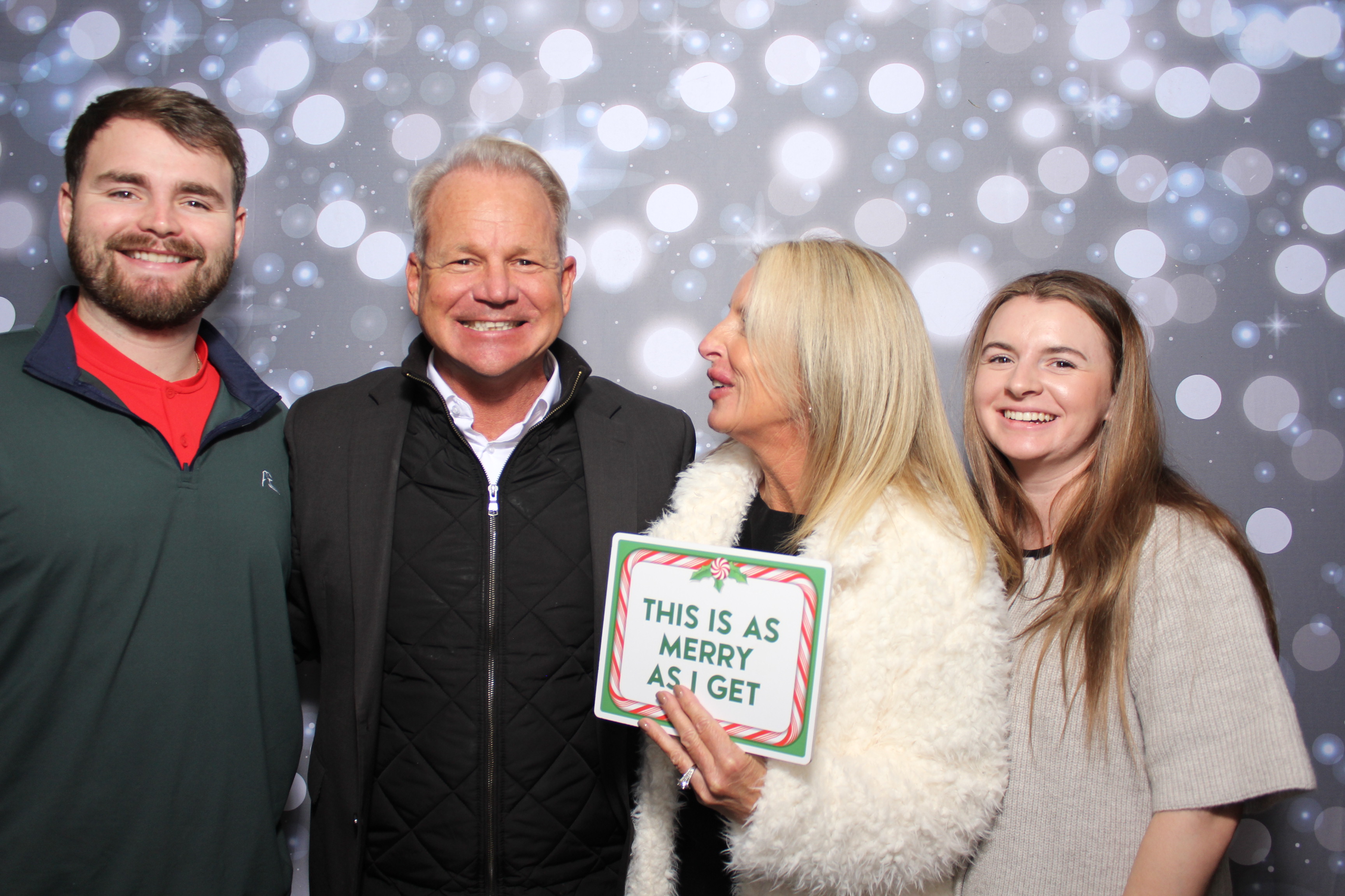 Coldwell Bank Holiday Party | View more photos from the event at gallery.photoboothcincy.com/u/PhotoBoothCincy/Coldwell-Bank-Holiday-Party