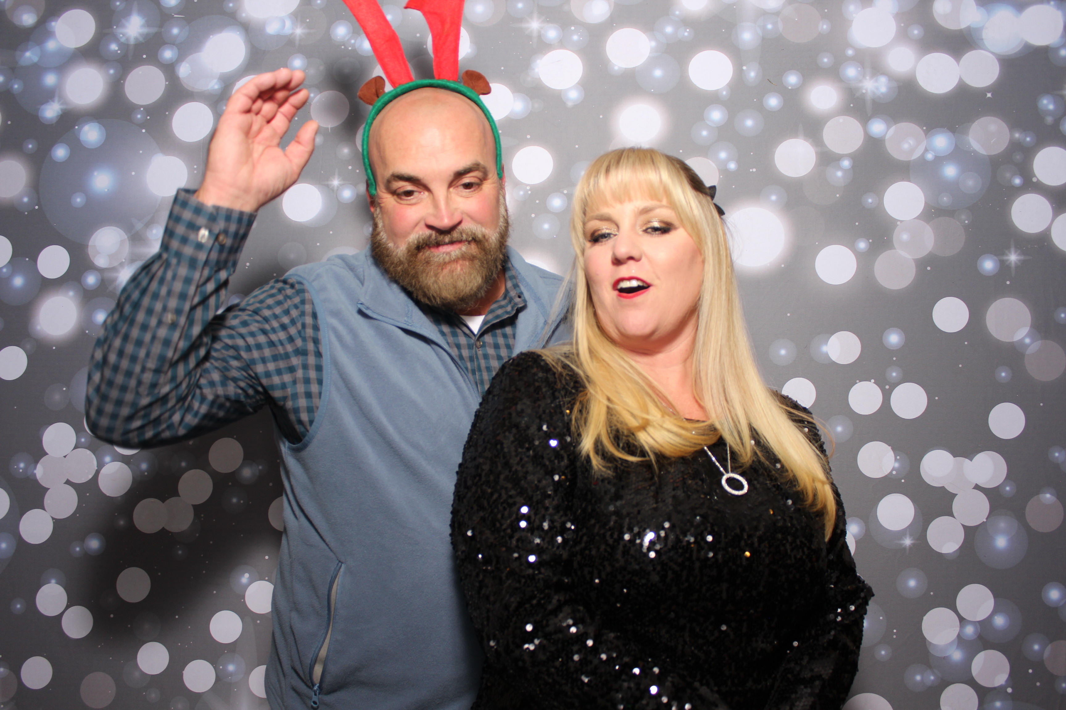 Coldwell Bank Holiday Party | View more photos from the event at gallery.photoboothcincy.com/u/PhotoBoothCincy/Coldwell-Bank-Holiday-Party