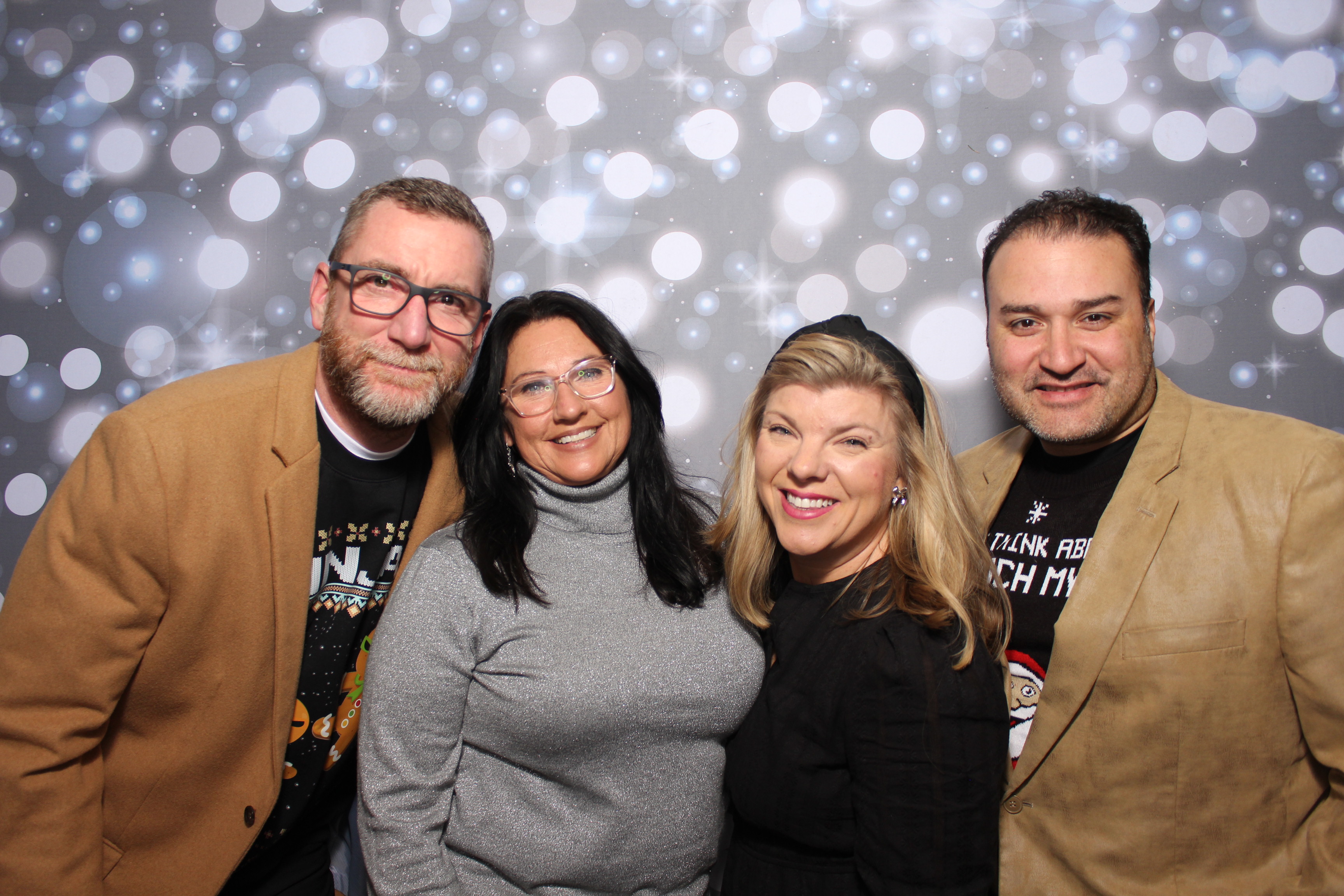 Coldwell Bank Holiday Party | View more photos from the event at gallery.photoboothcincy.com/u/PhotoBoothCincy/Coldwell-Bank-Holiday-Party