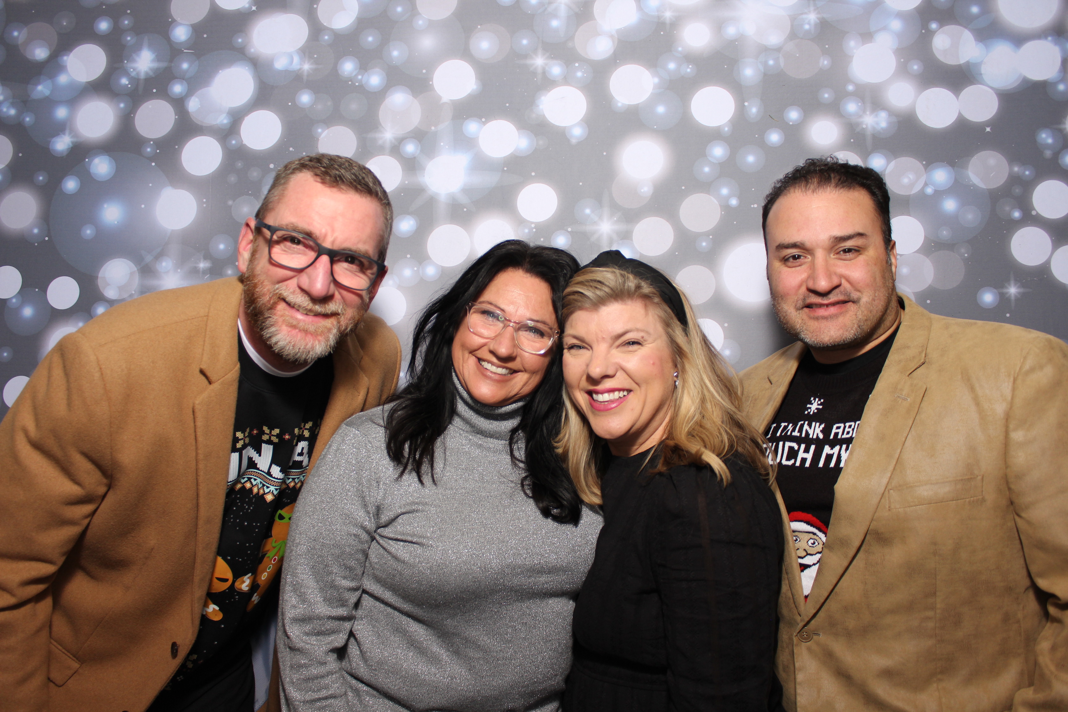 Coldwell Bank Holiday Party | View more photos from the event at gallery.photoboothcincy.com/u/PhotoBoothCincy/Coldwell-Bank-Holiday-Party