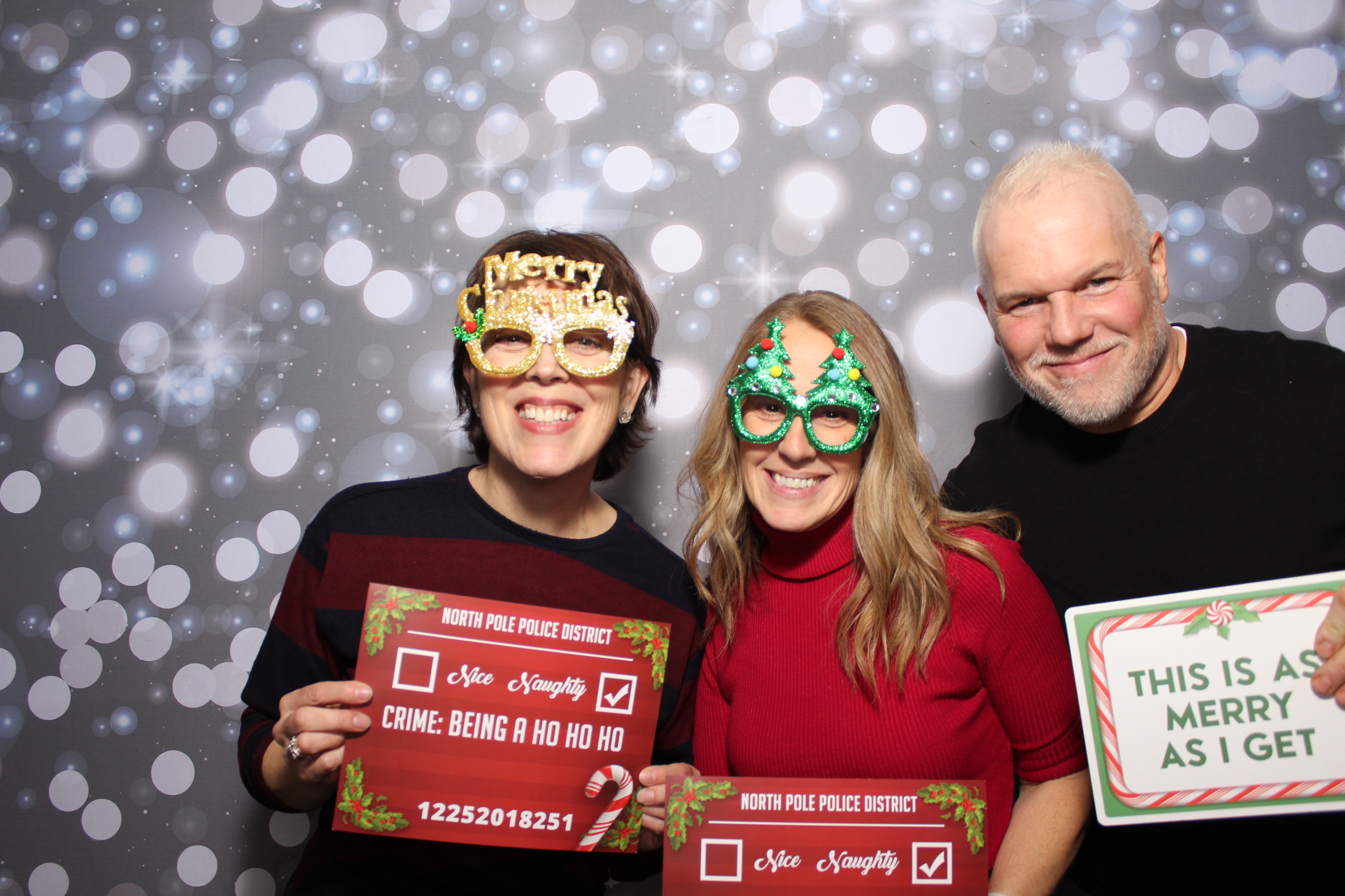 Coldwell Bank Holiday Party | View more photos from the event at gallery.photoboothcincy.com/u/PhotoBoothCincy/Coldwell-Bank-Holiday-Party