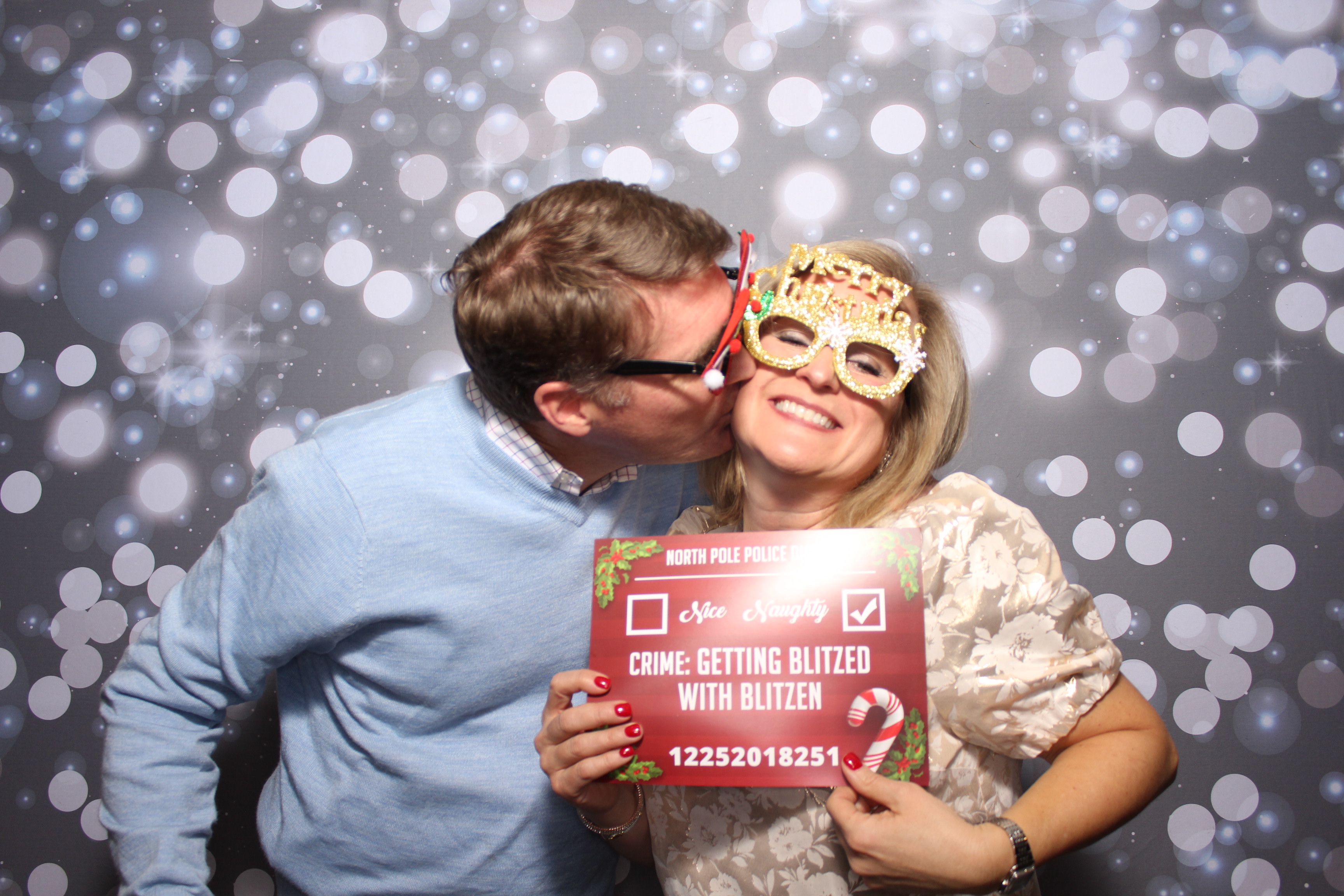 Coldwell Bank Holiday Party | View more photos from the event at gallery.photoboothcincy.com/u/PhotoBoothCincy/Coldwell-Bank-Holiday-Party