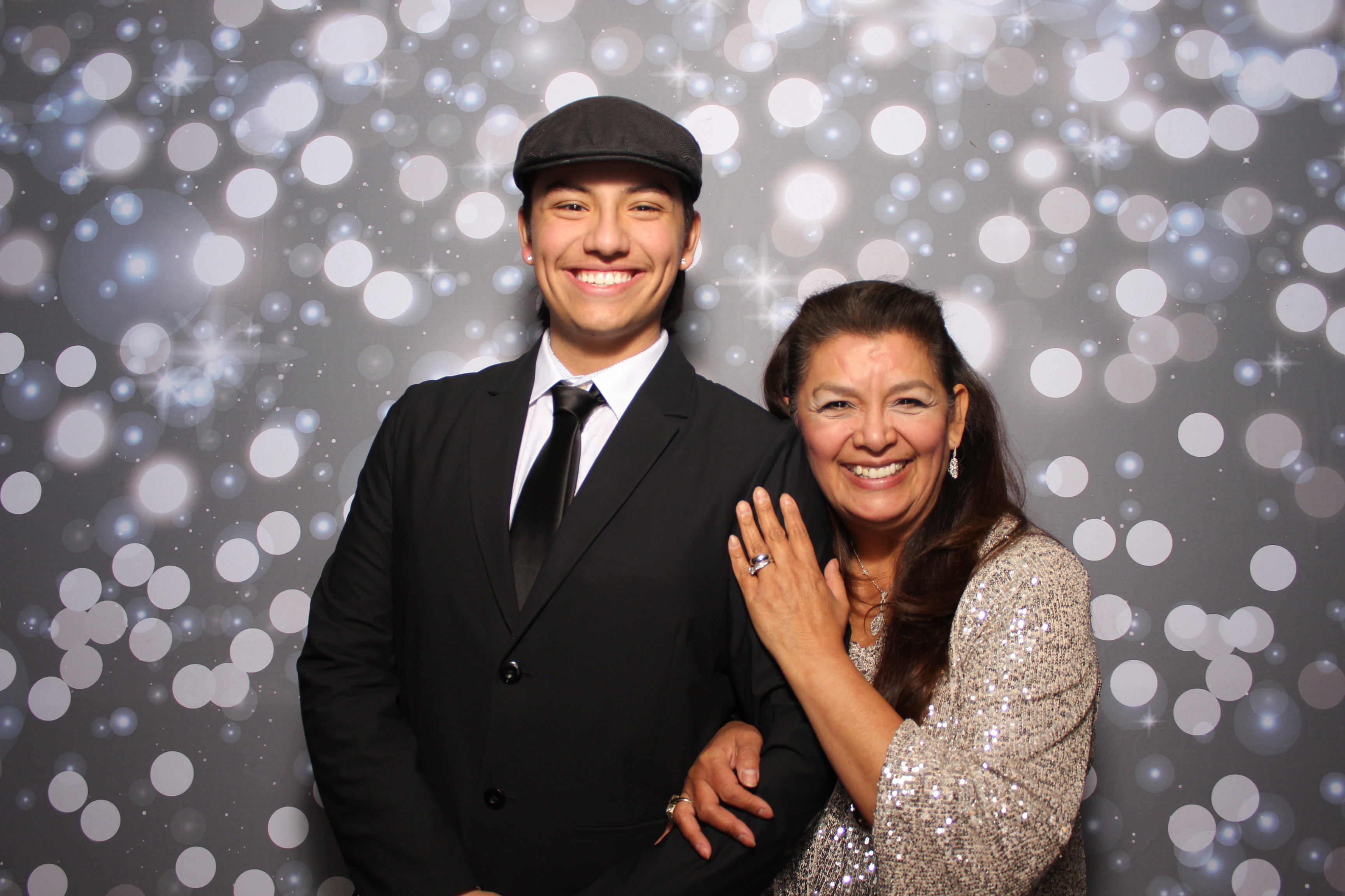 Coldwell Bank Holiday Party | View more photos from the event at gallery.photoboothcincy.com/u/PhotoBoothCincy/Coldwell-Bank-Holiday-Party