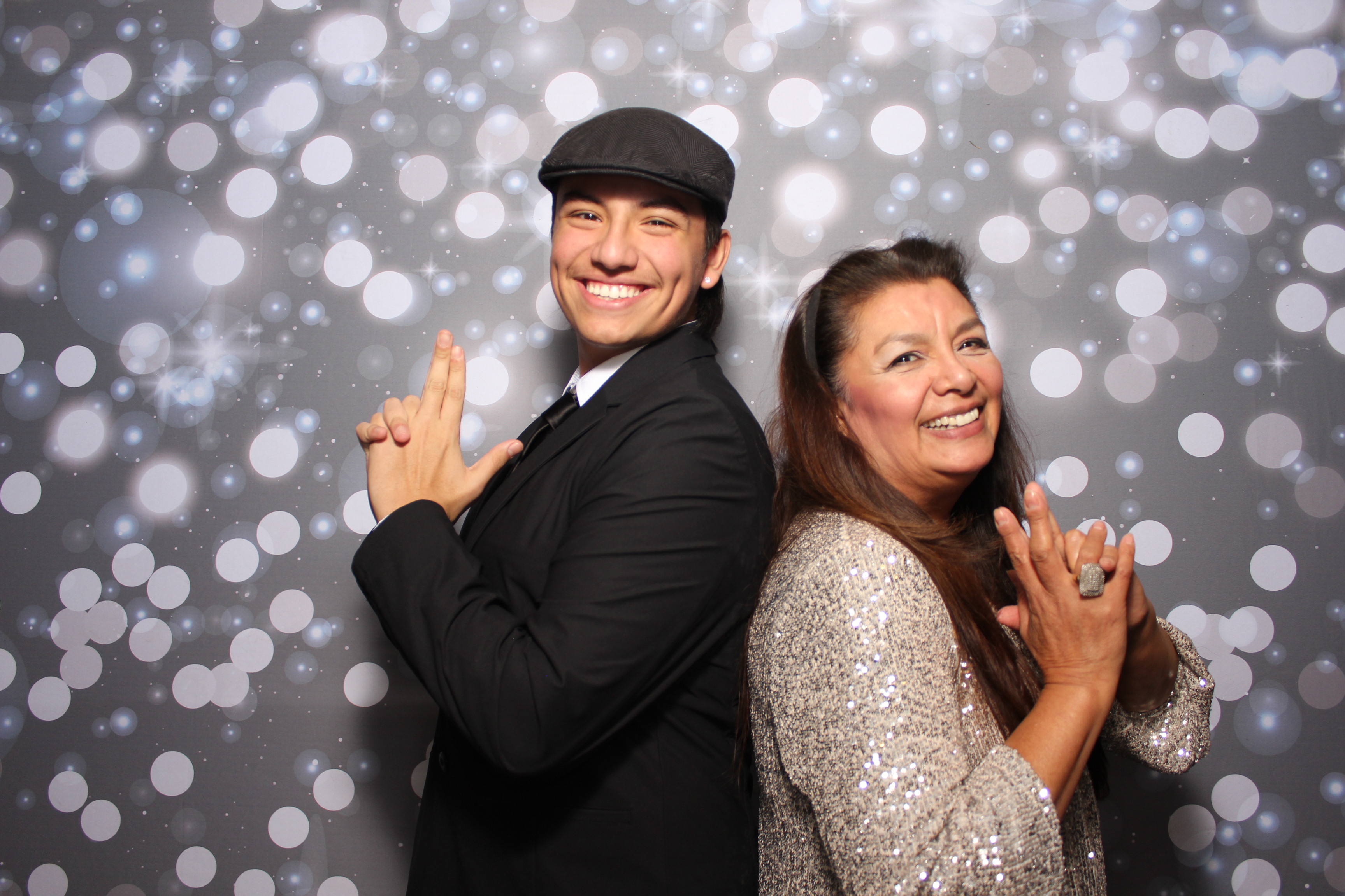 Coldwell Bank Holiday Party | View more photos from the event at gallery.photoboothcincy.com/u/PhotoBoothCincy/Coldwell-Bank-Holiday-Party