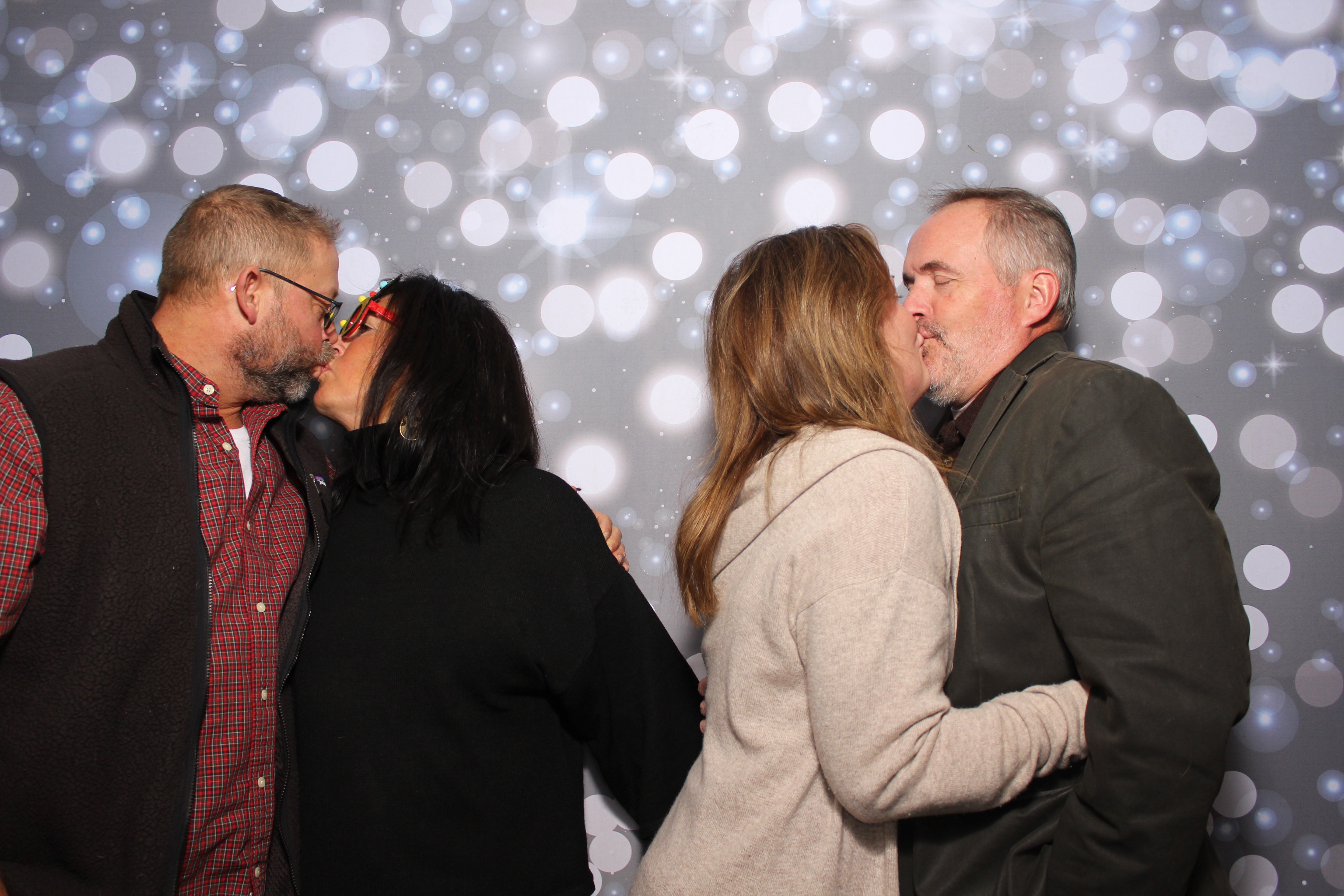 Coldwell Bank Holiday Party | View more photos from the event at gallery.photoboothcincy.com/u/PhotoBoothCincy/Coldwell-Bank-Holiday-Party
