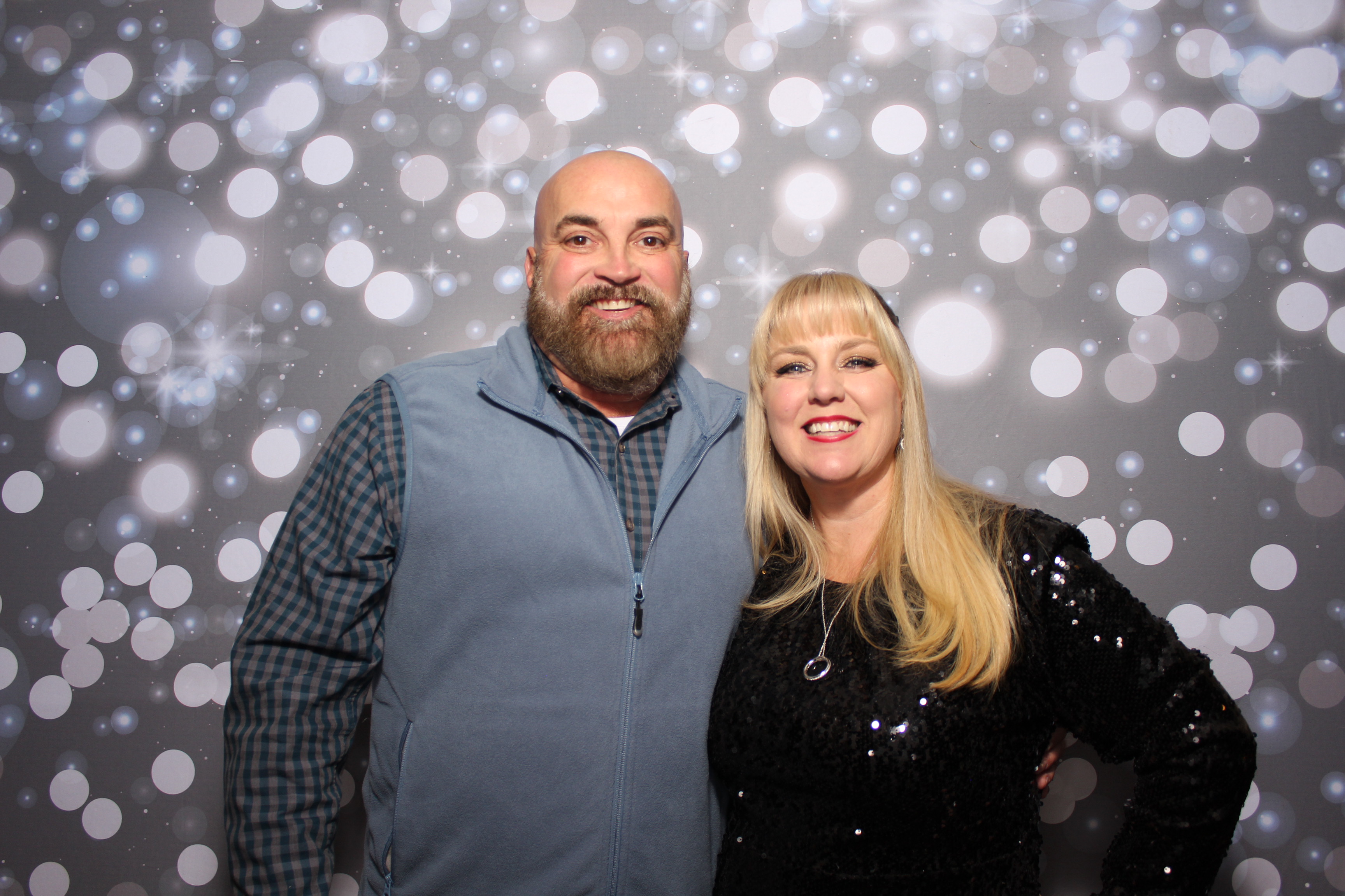 Coldwell Bank Holiday Party | View more photos from the event at gallery.photoboothcincy.com/u/PhotoBoothCincy/Coldwell-Bank-Holiday-Party