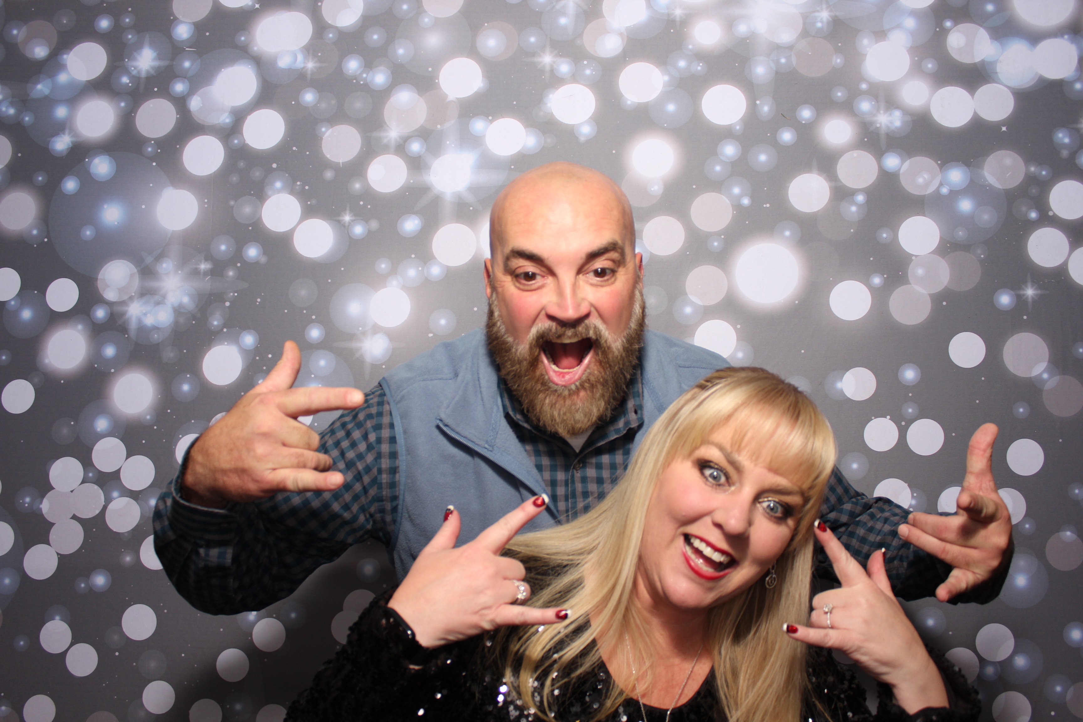 Coldwell Bank Holiday Party | View more photos from the event at gallery.photoboothcincy.com/u/PhotoBoothCincy/Coldwell-Bank-Holiday-Party