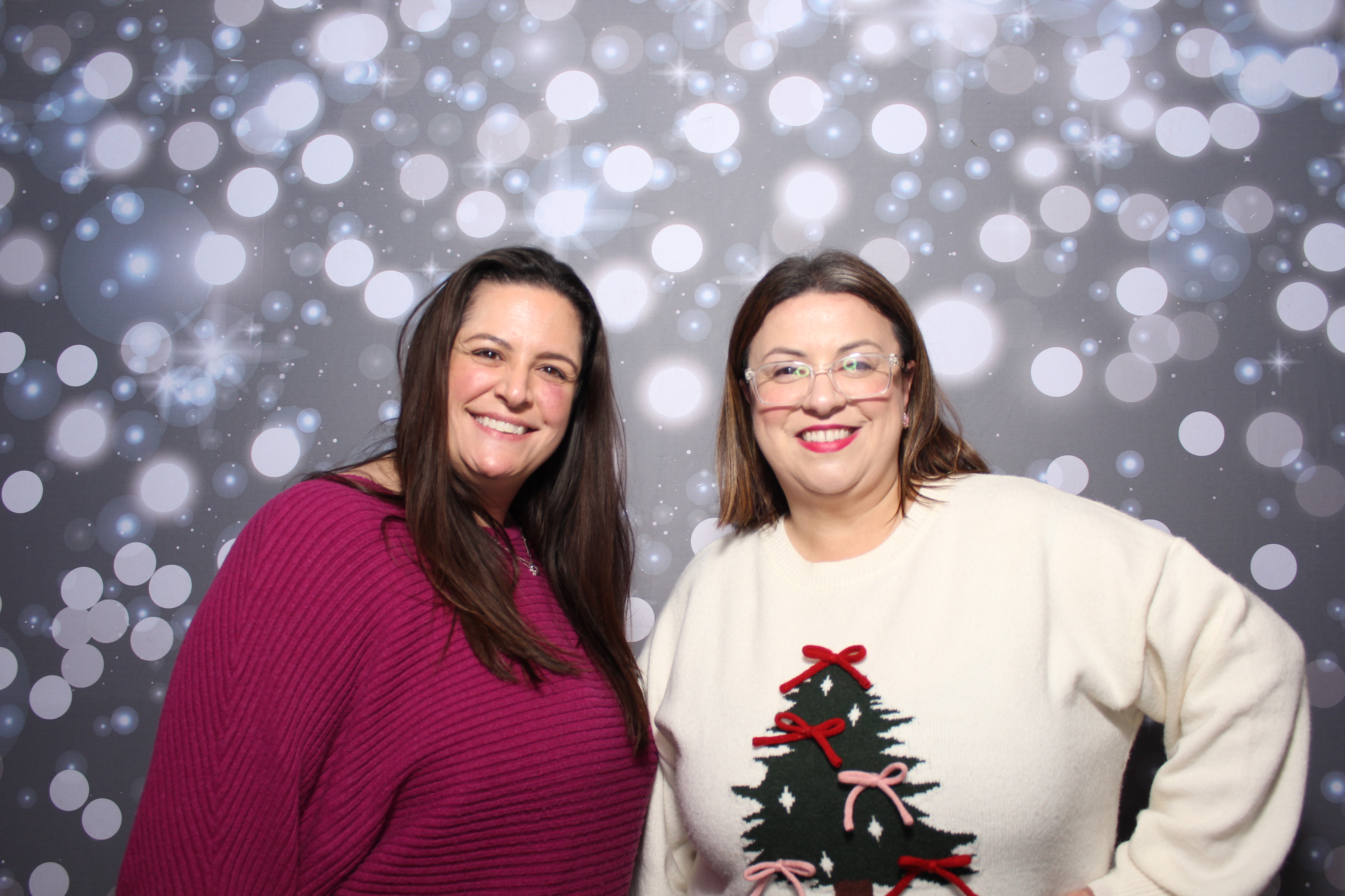 Coldwell Bank Holiday Party | View more photos from the event at gallery.photoboothcincy.com/u/PhotoBoothCincy/Coldwell-Bank-Holiday-Party