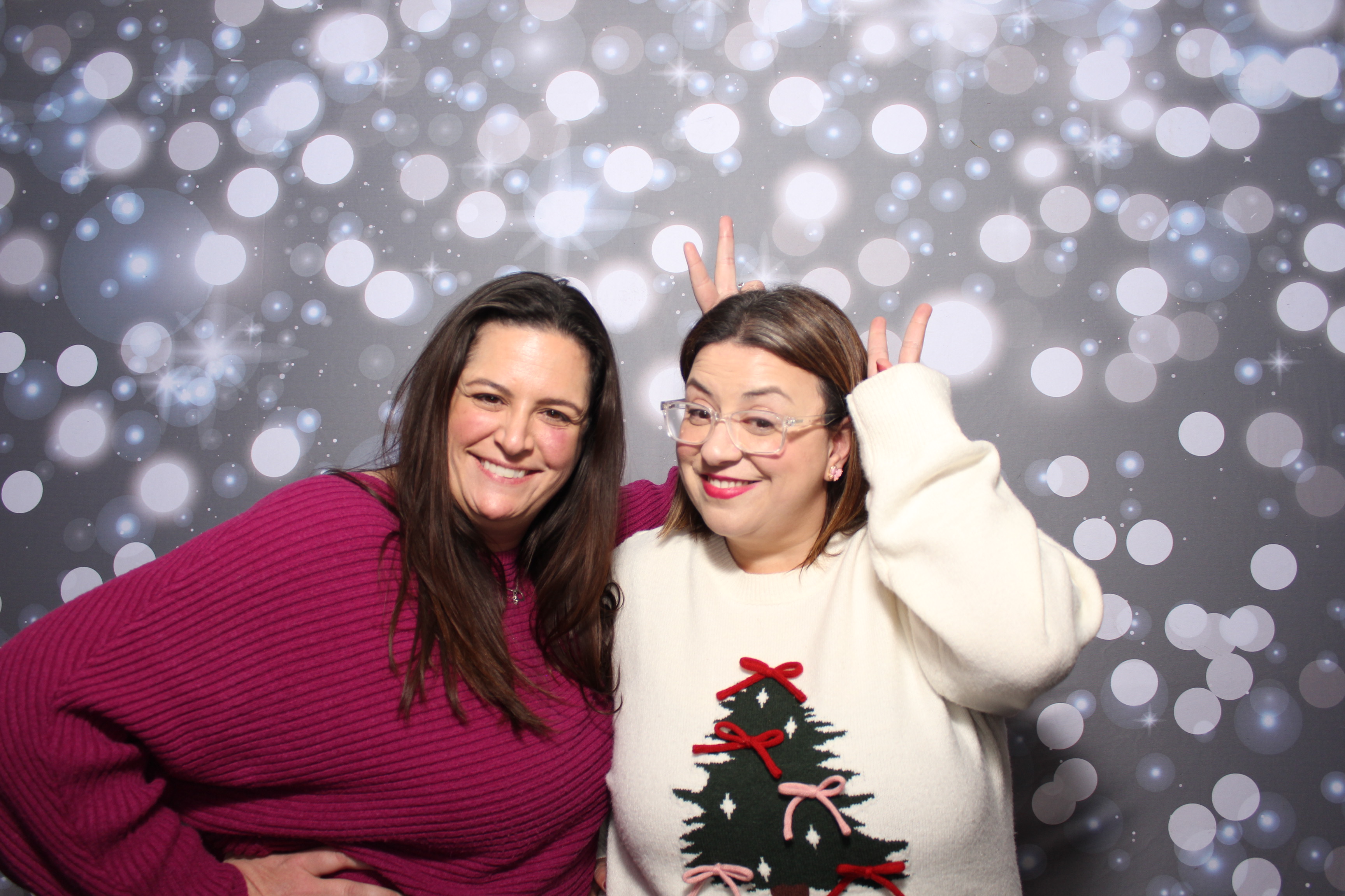 Coldwell Bank Holiday Party | View more photos from the event at gallery.photoboothcincy.com/u/PhotoBoothCincy/Coldwell-Bank-Holiday-Party