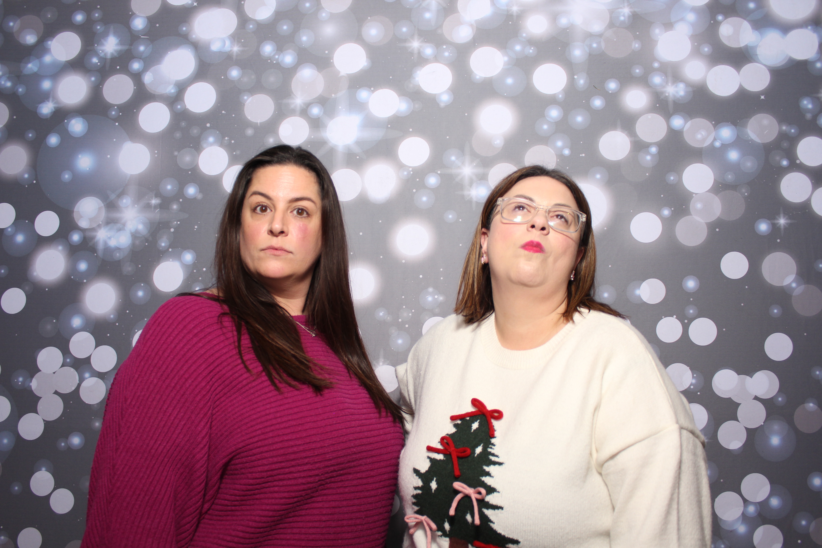 Coldwell Bank Holiday Party | View more photos from the event at gallery.photoboothcincy.com/u/PhotoBoothCincy/Coldwell-Bank-Holiday-Party
