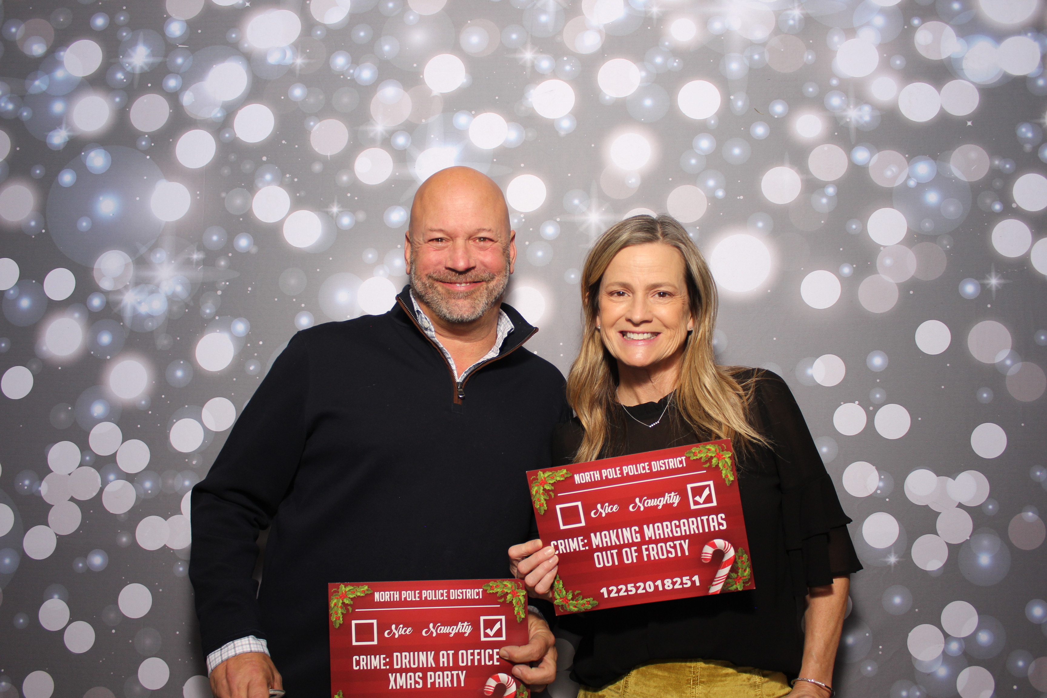 Coldwell Bank Holiday Party | View more photos from the event at gallery.photoboothcincy.com/u/PhotoBoothCincy/Coldwell-Bank-Holiday-Party