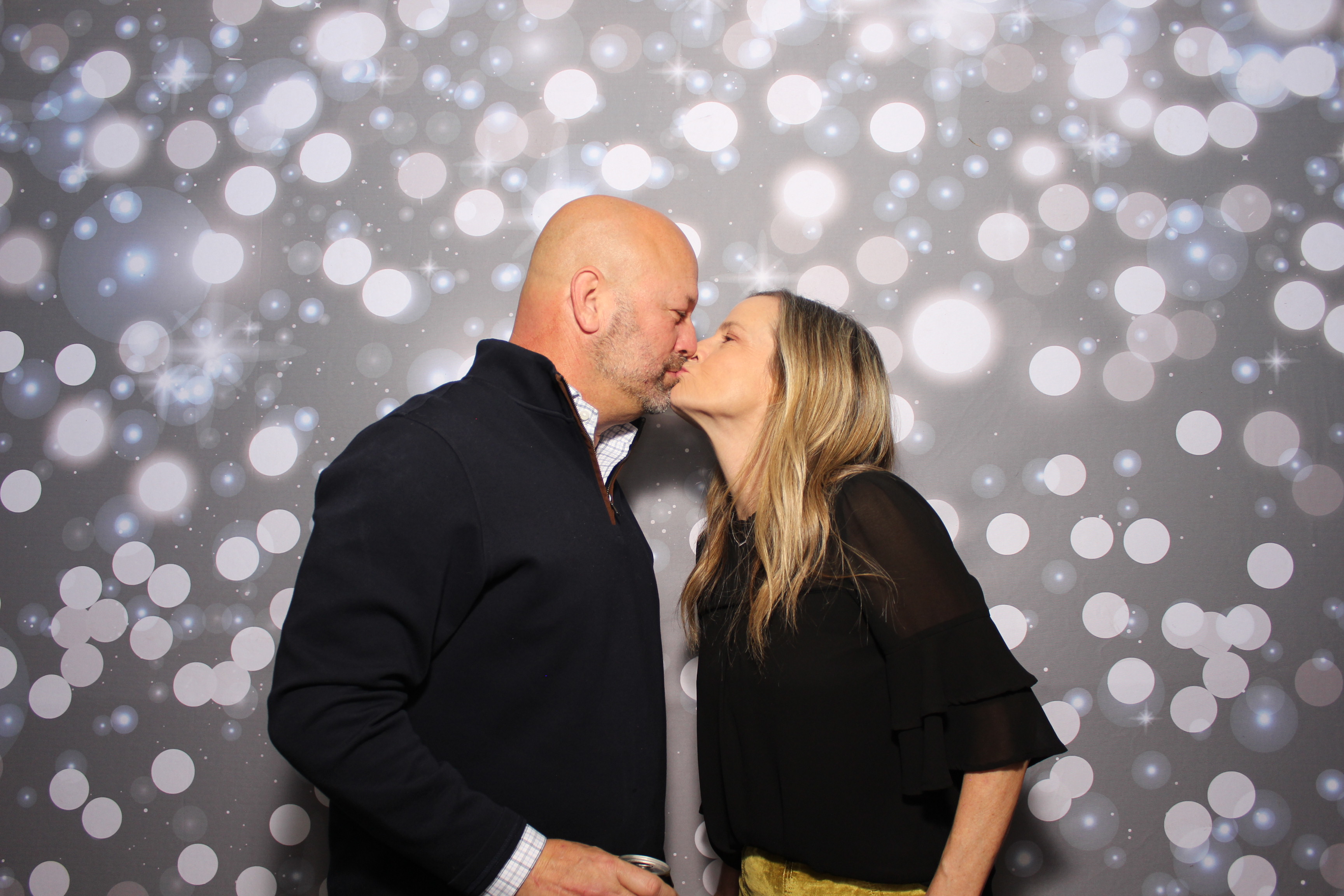 Coldwell Bank Holiday Party | View more photos from the event at gallery.photoboothcincy.com/u/PhotoBoothCincy/Coldwell-Bank-Holiday-Party