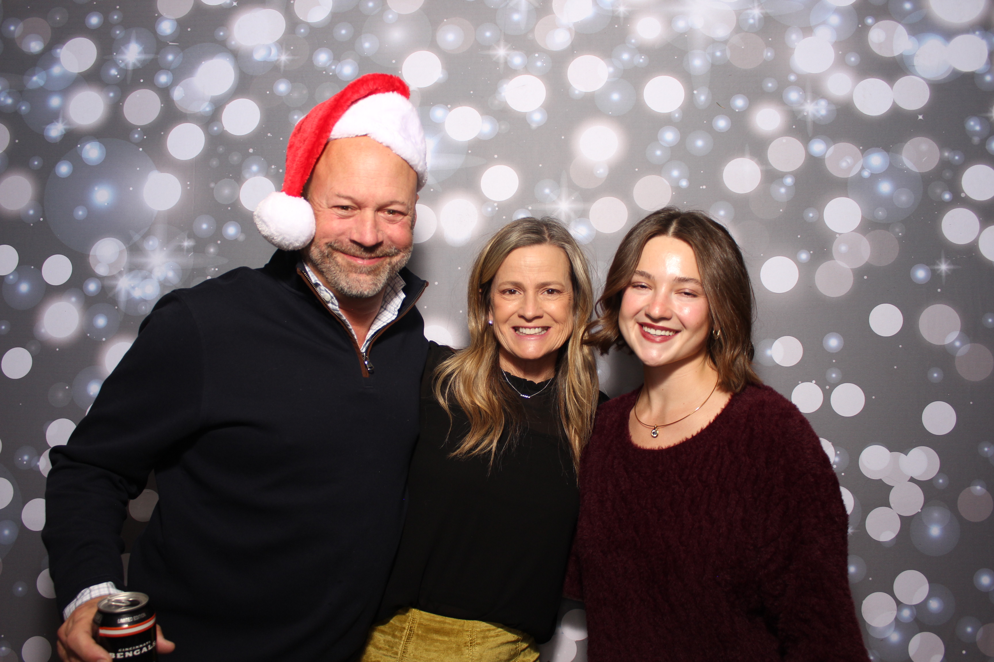 Coldwell Bank Holiday Party | View more photos from the event at gallery.photoboothcincy.com/u/PhotoBoothCincy/Coldwell-Bank-Holiday-Party