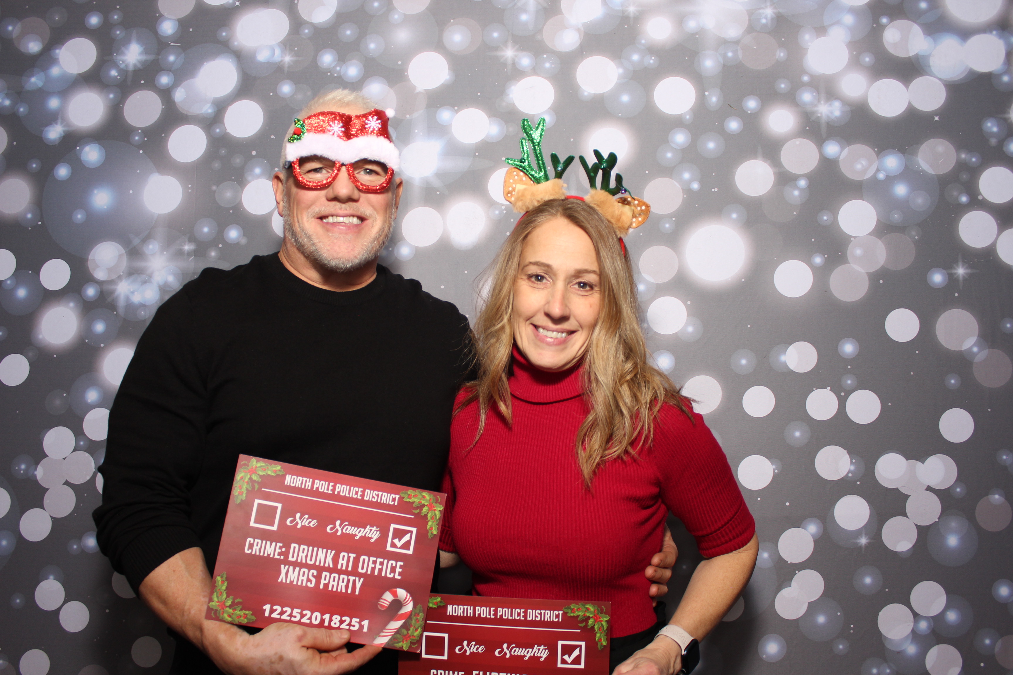 Coldwell Bank Holiday Party | View more photos from the event at gallery.photoboothcincy.com/u/PhotoBoothCincy/Coldwell-Bank-Holiday-Party