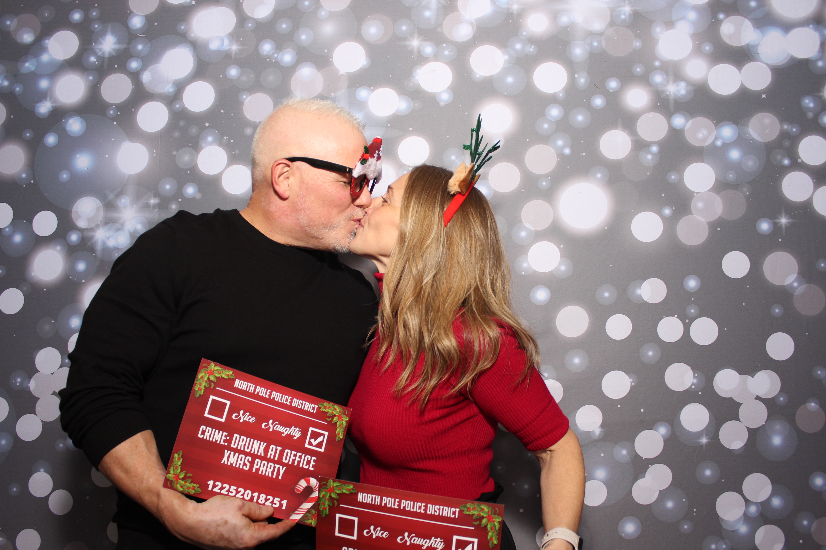 Coldwell Bank Holiday Party | View more photos from the event at gallery.photoboothcincy.com/u/PhotoBoothCincy/Coldwell-Bank-Holiday-Party