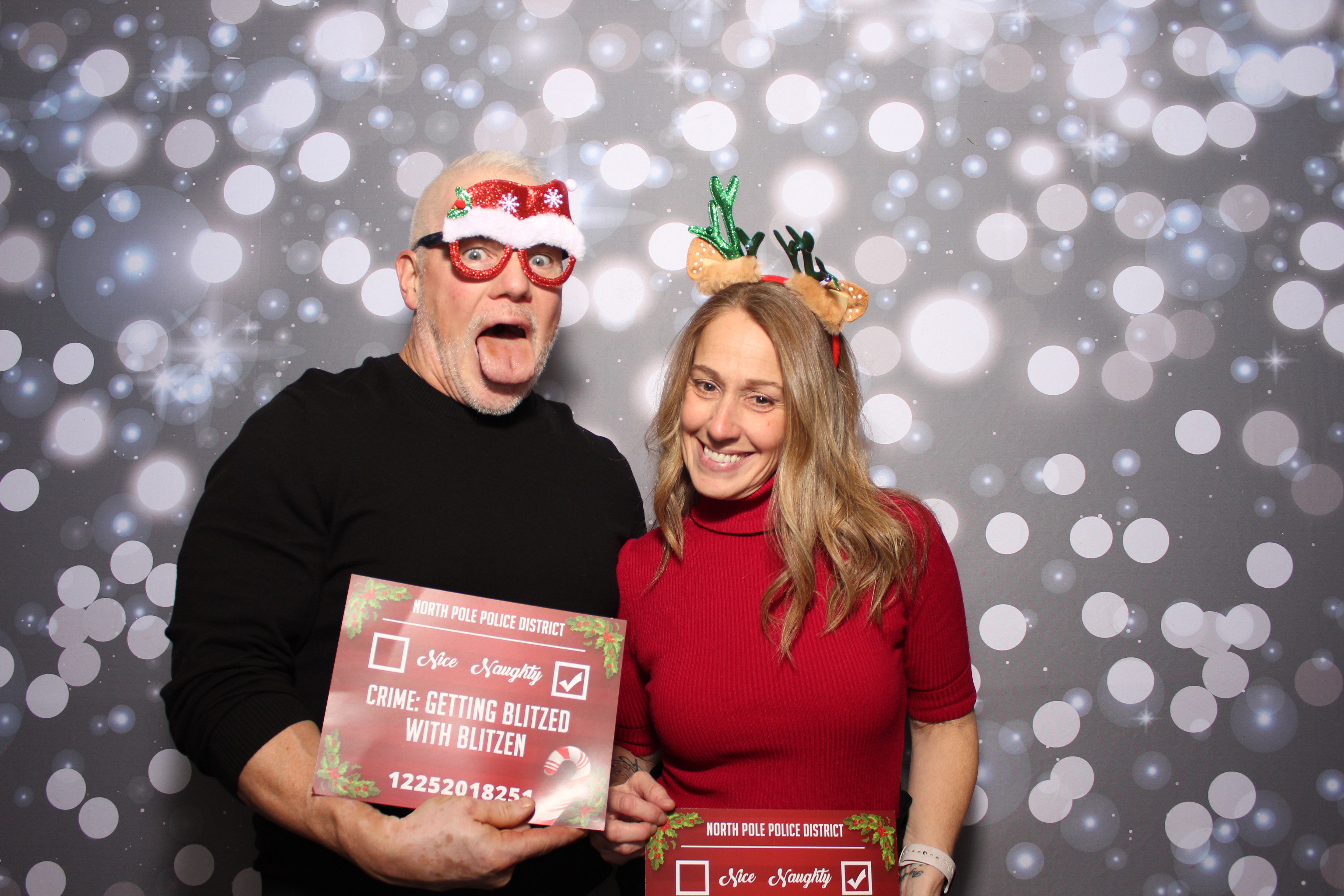 Coldwell Bank Holiday Party | View more photos from the event at gallery.photoboothcincy.com/u/PhotoBoothCincy/Coldwell-Bank-Holiday-Party