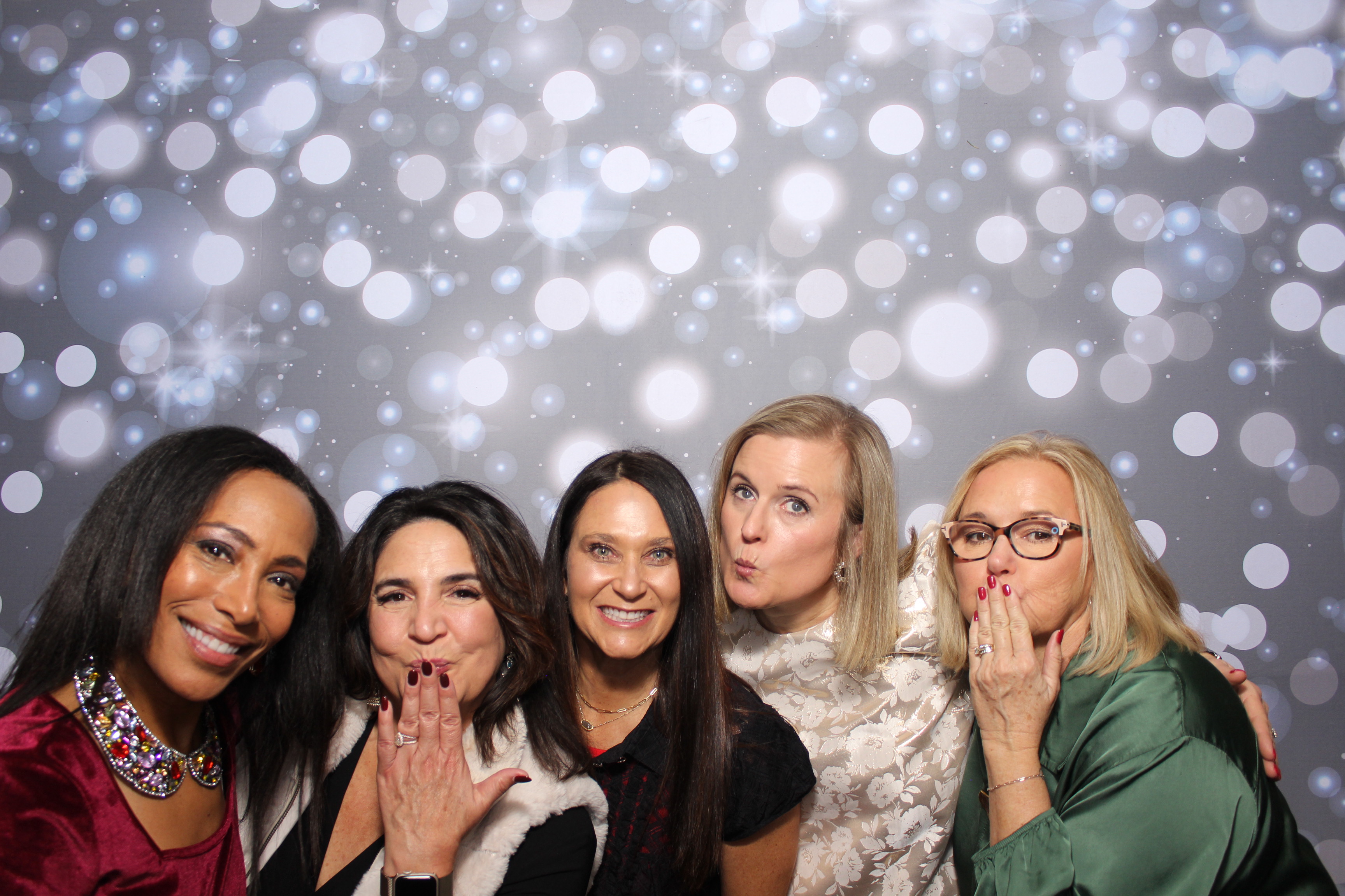 Coldwell Bank Holiday Party | View more photos from the event at gallery.photoboothcincy.com/u/PhotoBoothCincy/Coldwell-Bank-Holiday-Party