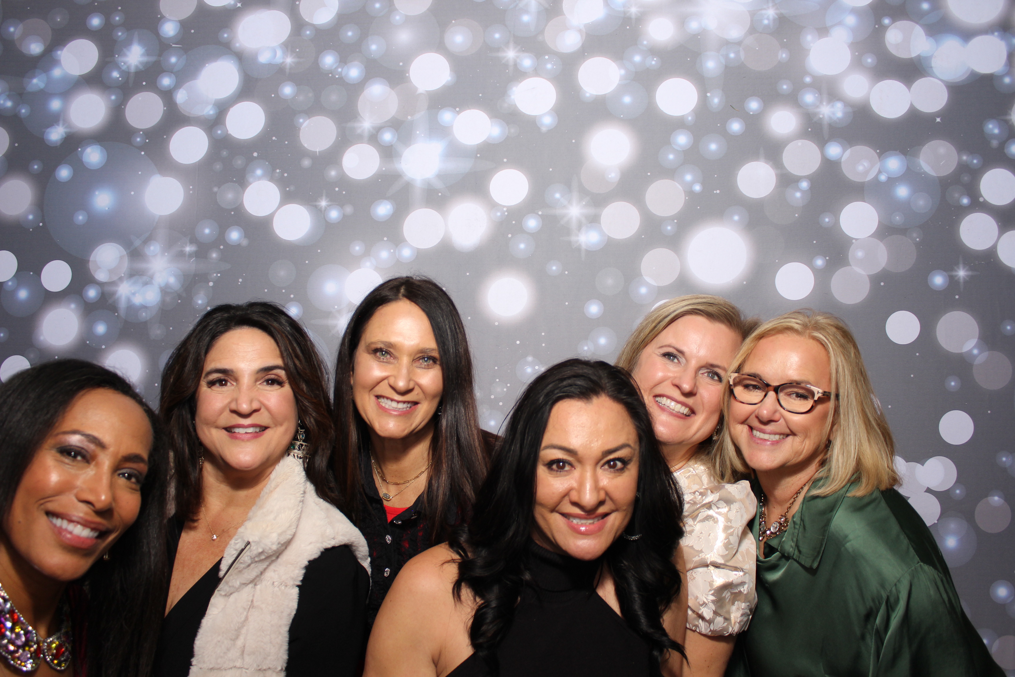 Coldwell Bank Holiday Party | View more photos from the event at gallery.photoboothcincy.com/u/PhotoBoothCincy/Coldwell-Bank-Holiday-Party