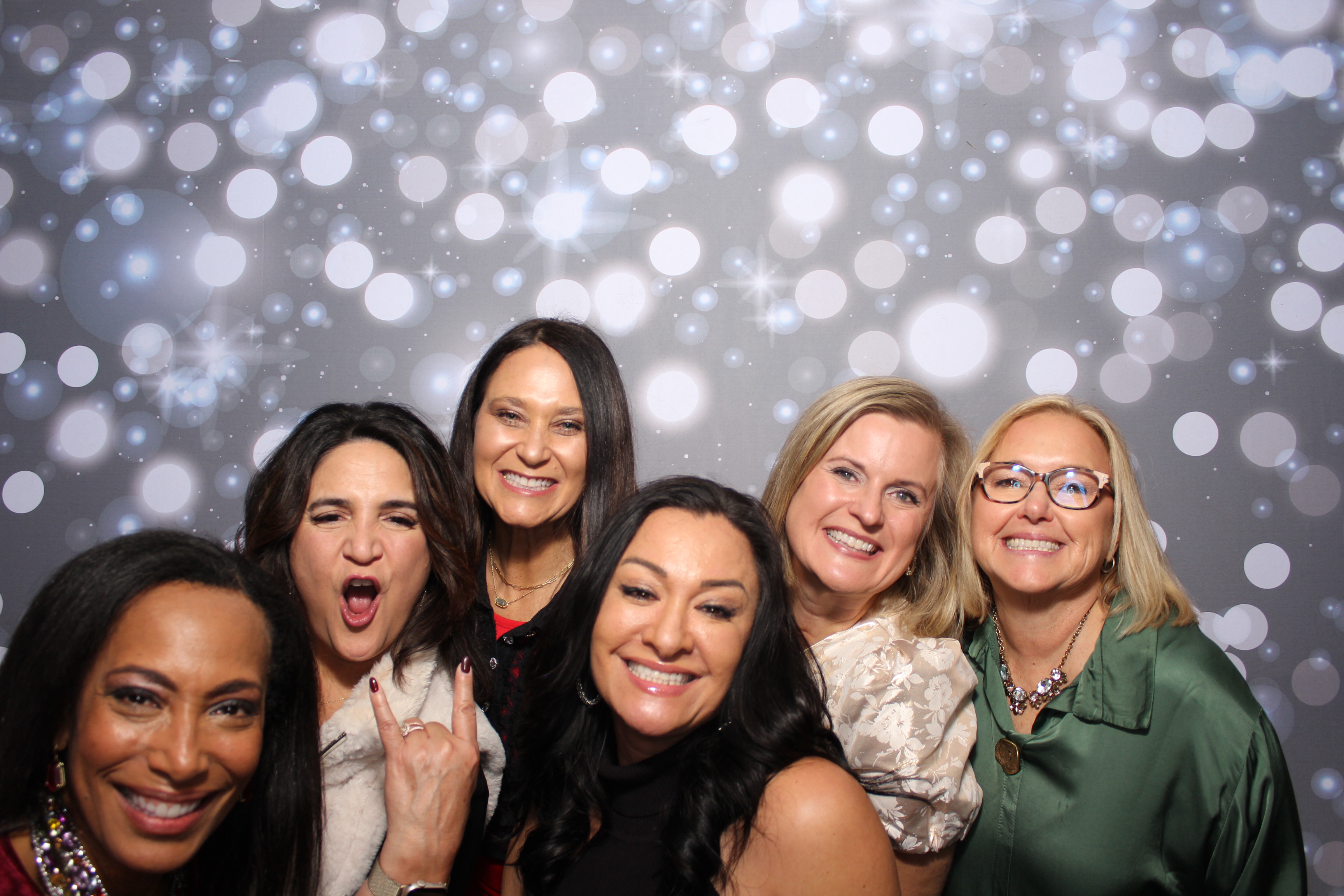 Coldwell Bank Holiday Party | View more photos from the event at gallery.photoboothcincy.com/u/PhotoBoothCincy/Coldwell-Bank-Holiday-Party