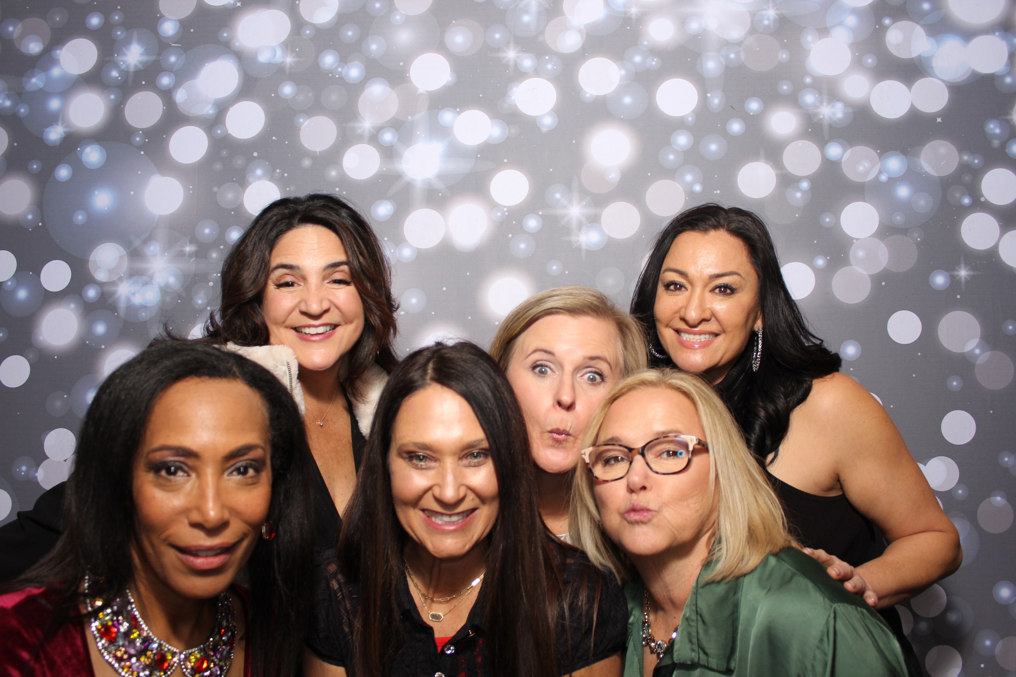 Coldwell Bank Holiday Party | View more photos from the event at gallery.photoboothcincy.com/u/PhotoBoothCincy/Coldwell-Bank-Holiday-Party