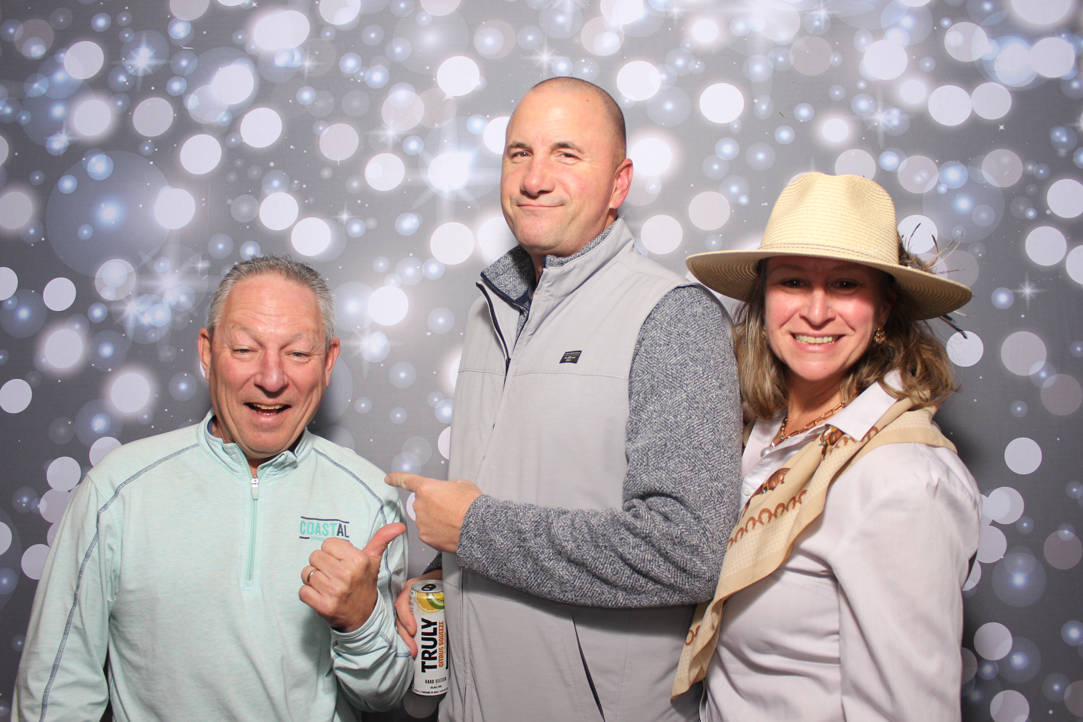 Coldwell Bank Holiday Party | View more photos from the event at gallery.photoboothcincy.com/u/PhotoBoothCincy/Coldwell-Bank-Holiday-Party