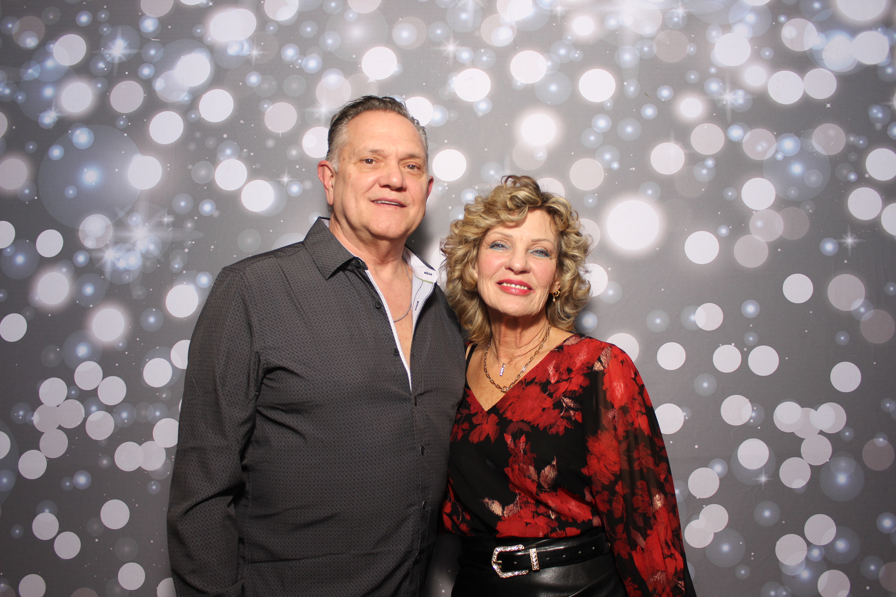 Coldwell Bank Holiday Party | View more photos from the event at gallery.photoboothcincy.com/u/PhotoBoothCincy/Coldwell-Bank-Holiday-Party