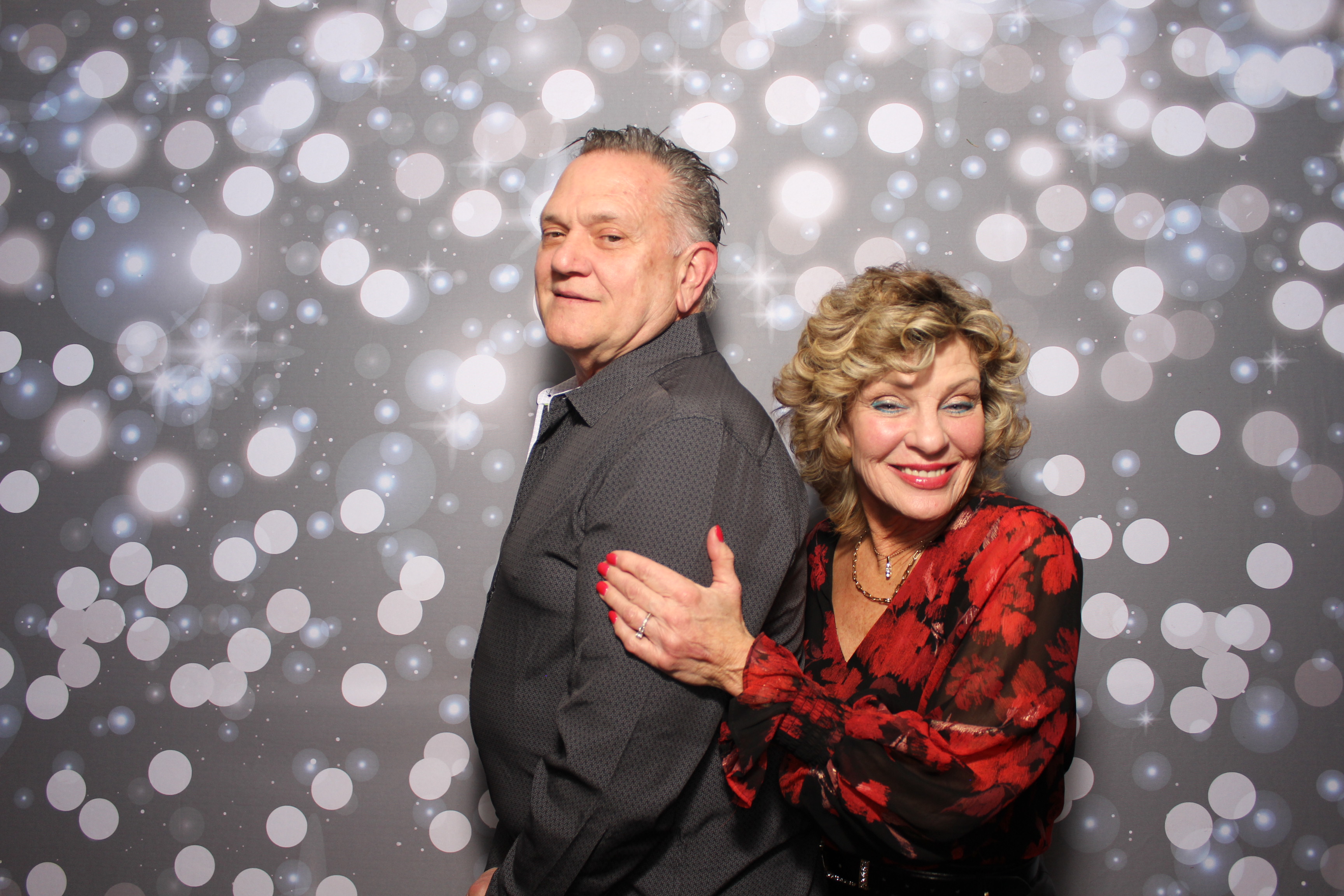 Coldwell Bank Holiday Party | View more photos from the event at gallery.photoboothcincy.com/u/PhotoBoothCincy/Coldwell-Bank-Holiday-Party