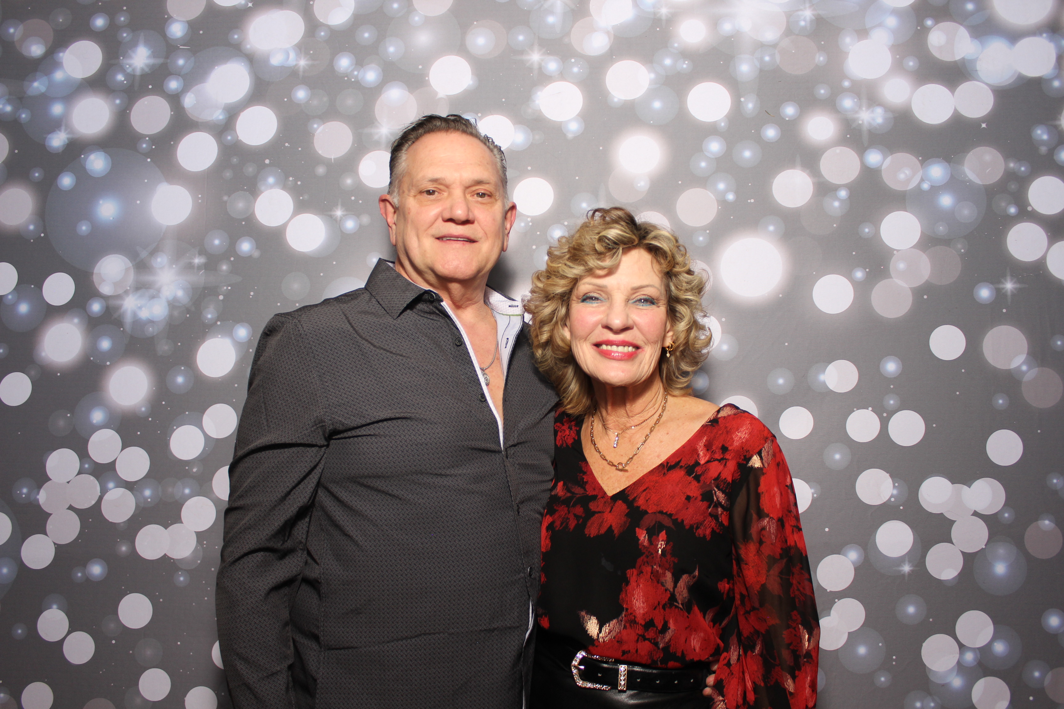 Coldwell Bank Holiday Party | View more photos from the event at gallery.photoboothcincy.com/u/PhotoBoothCincy/Coldwell-Bank-Holiday-Party