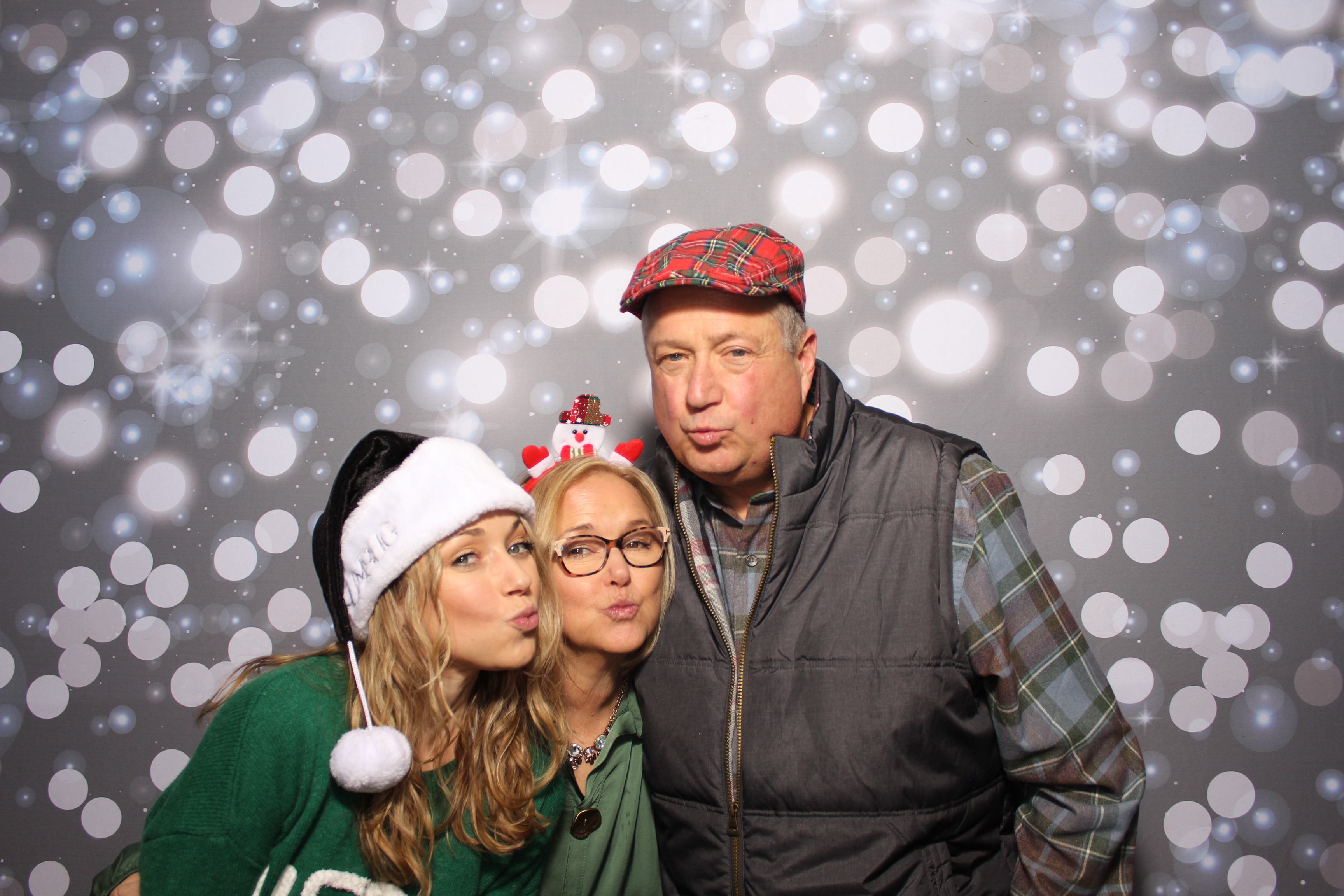 Coldwell Bank Holiday Party | View more photos from the event at gallery.photoboothcincy.com/u/PhotoBoothCincy/Coldwell-Bank-Holiday-Party