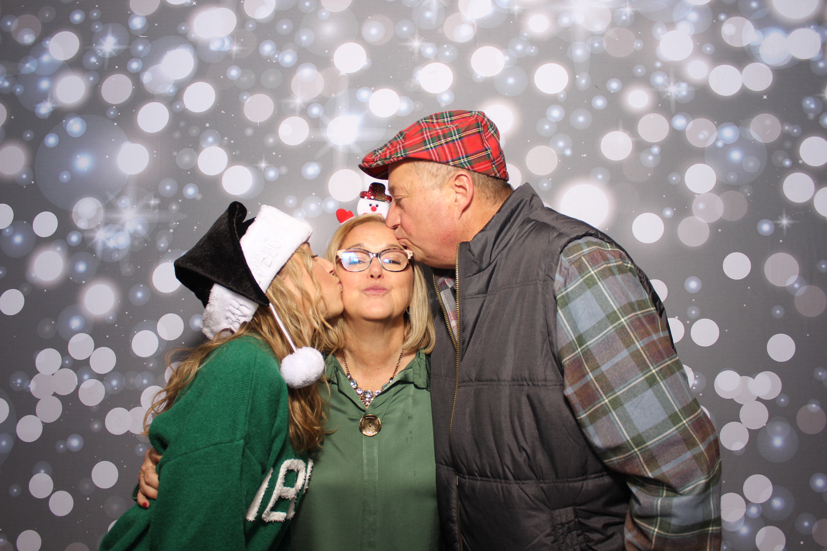 Coldwell Bank Holiday Party | View more photos from the event at gallery.photoboothcincy.com/u/PhotoBoothCincy/Coldwell-Bank-Holiday-Party